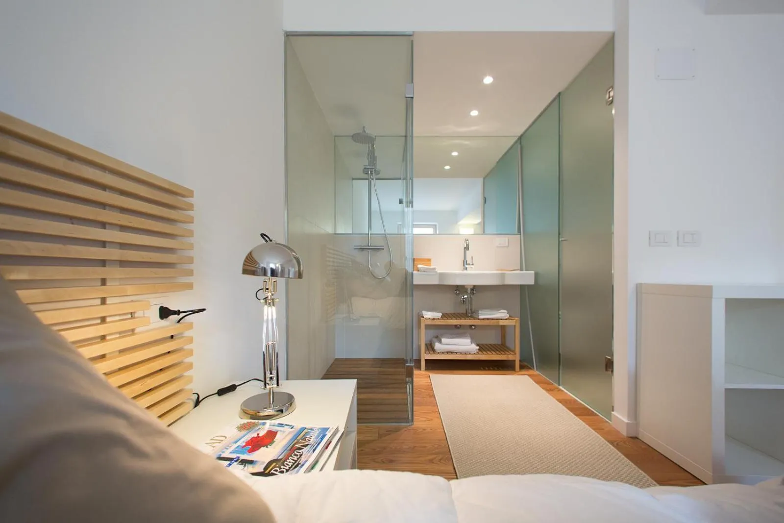 Photo of the whole room, Bed in Quercus Appartements contactless check-in