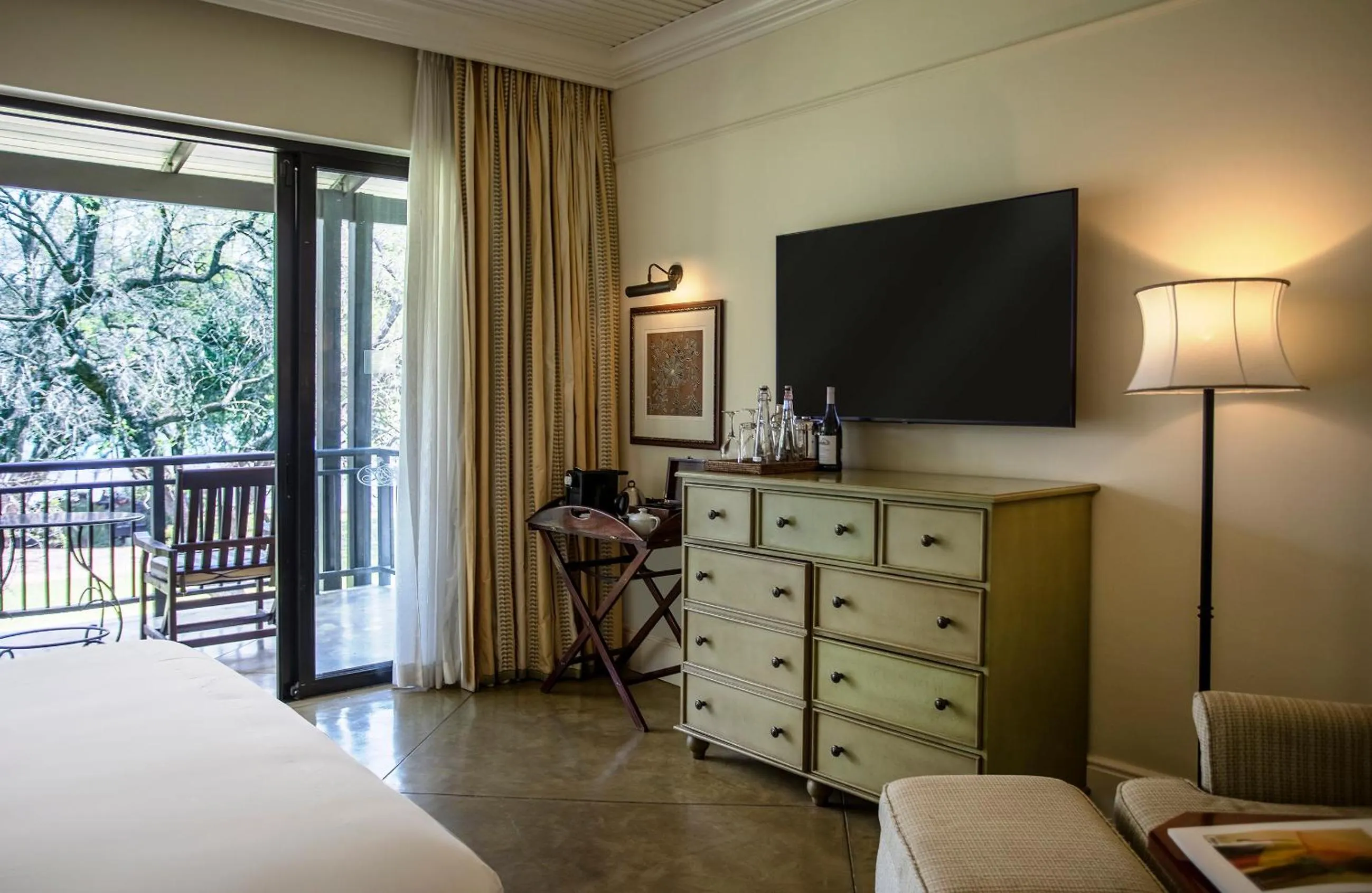 TV and multimedia, Bed in Royal Livingstone Hotel by Anantara