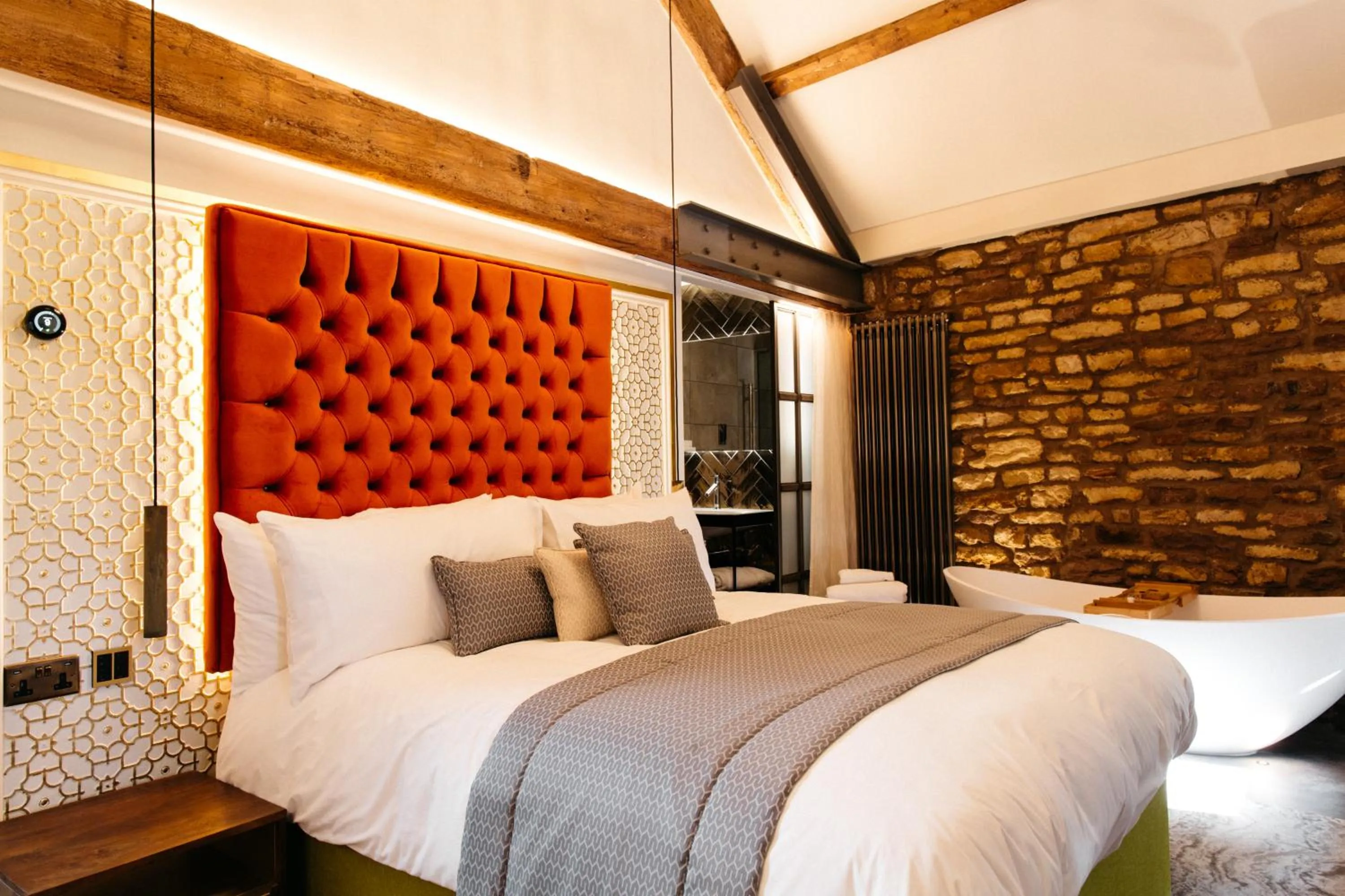 Bedroom, Bed in Quite Simply French