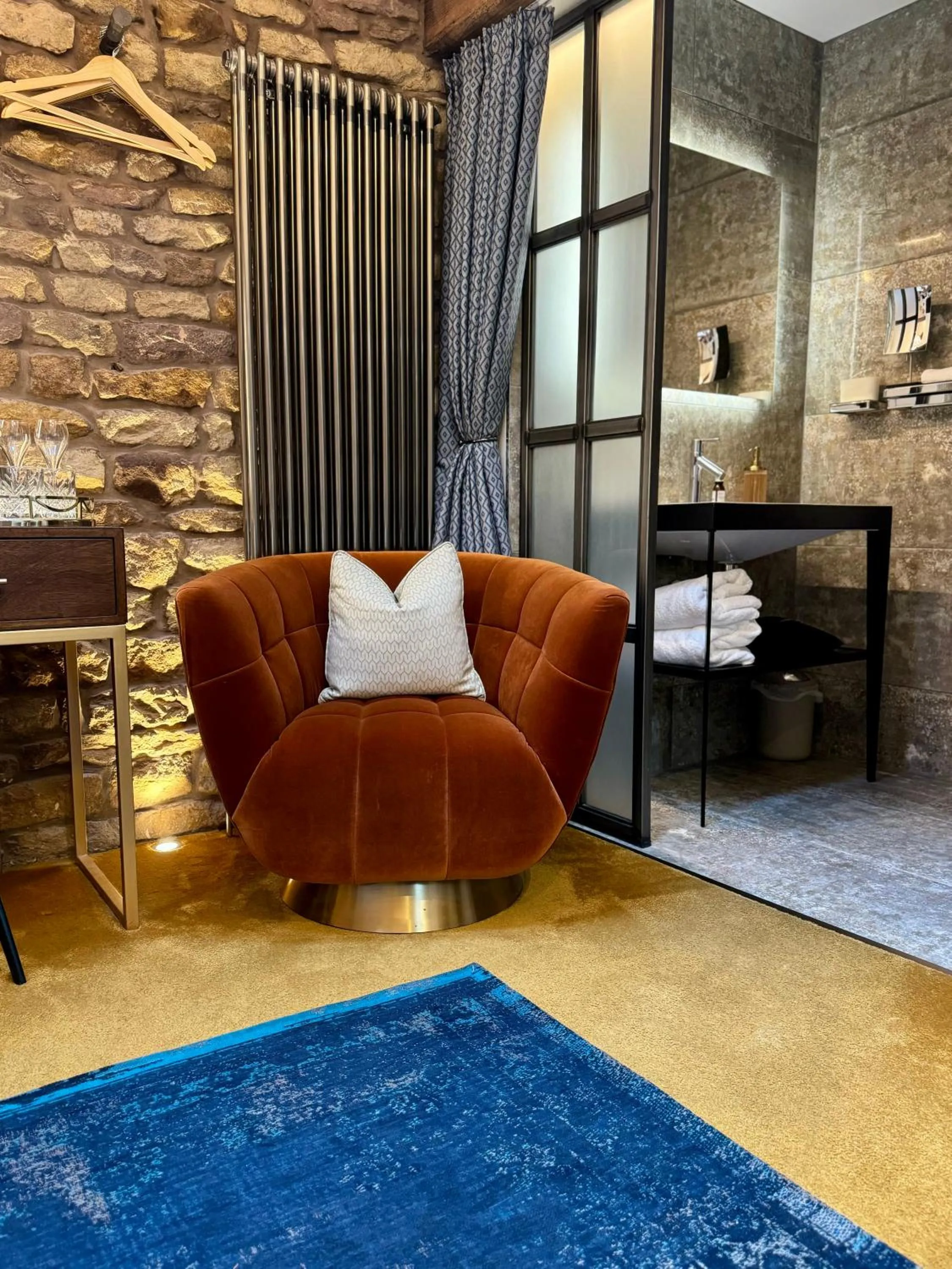 Bedroom in Quite Simply French