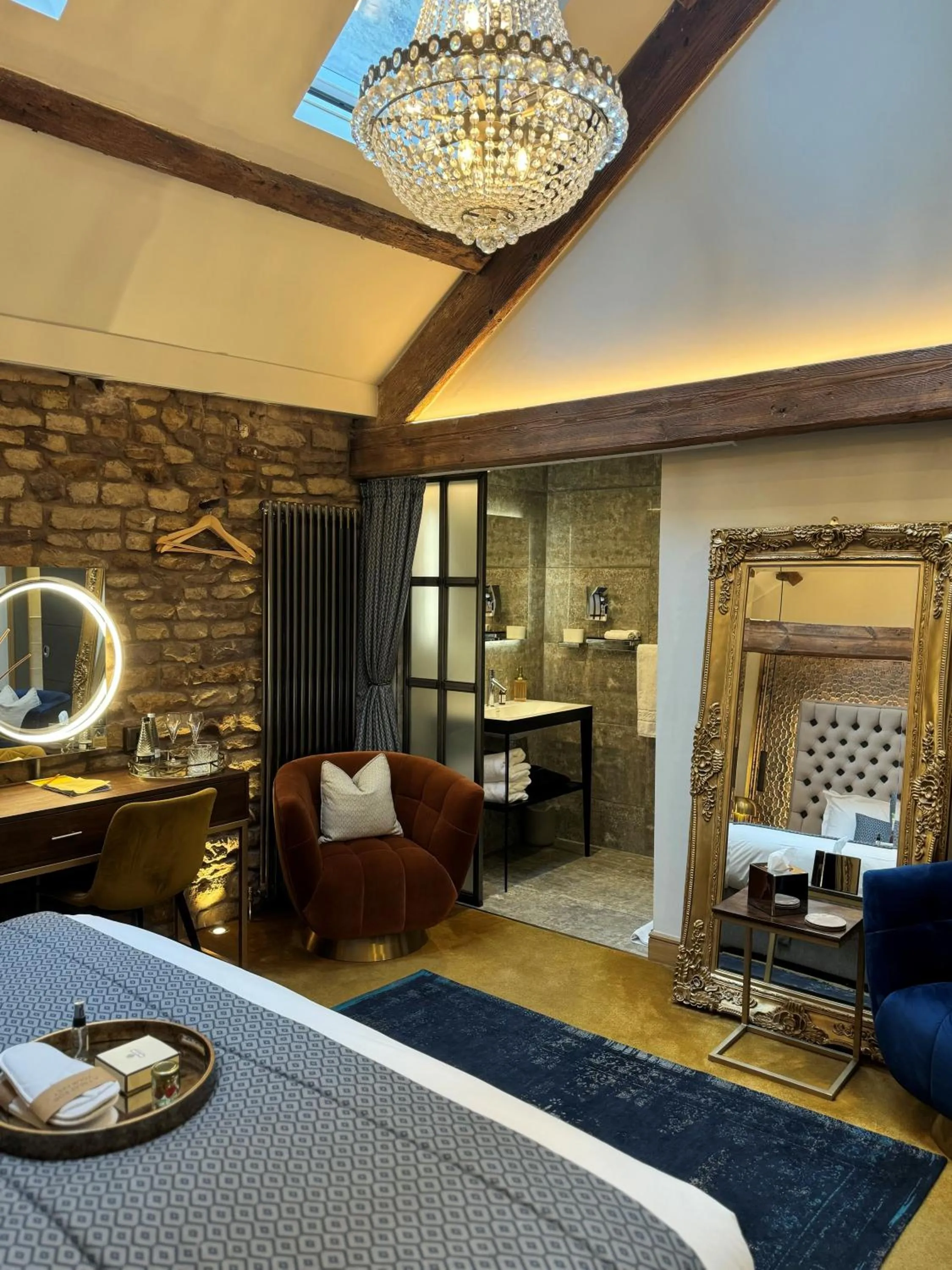 Bedroom, Bed in Quite Simply French