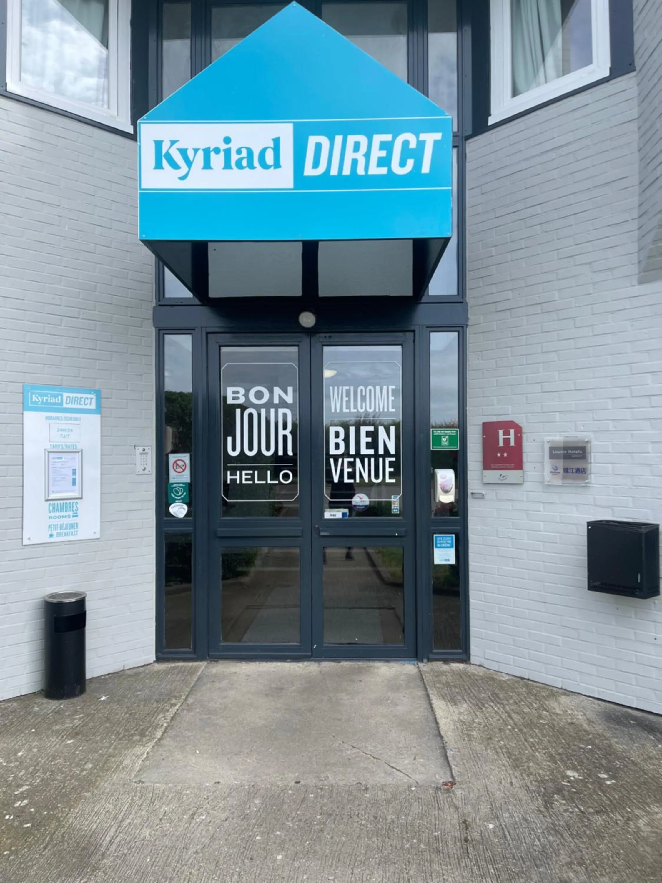 Property building in Kyriad Direct Dreux
