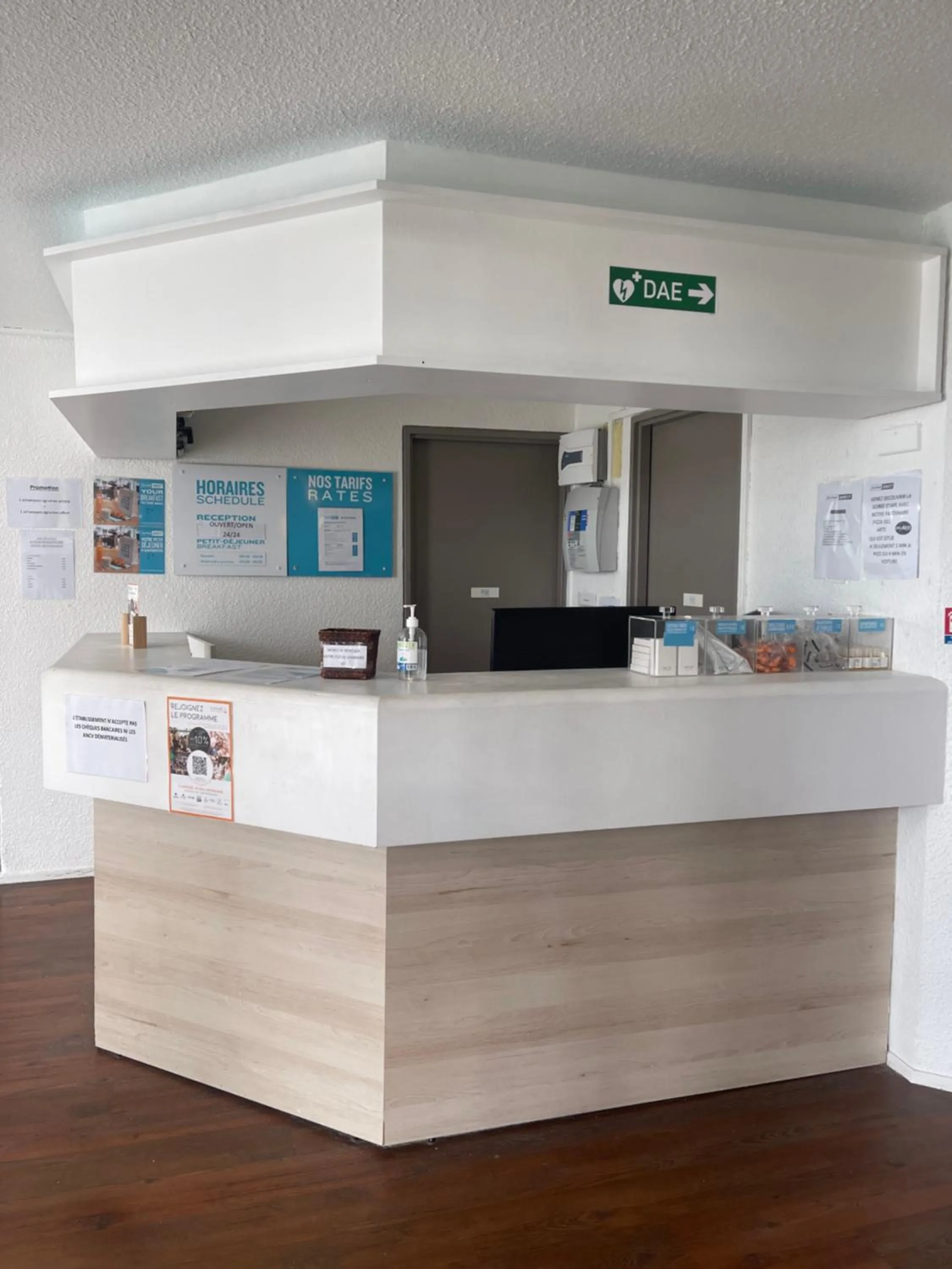 Lobby or reception in Kyriad Direct Dreux