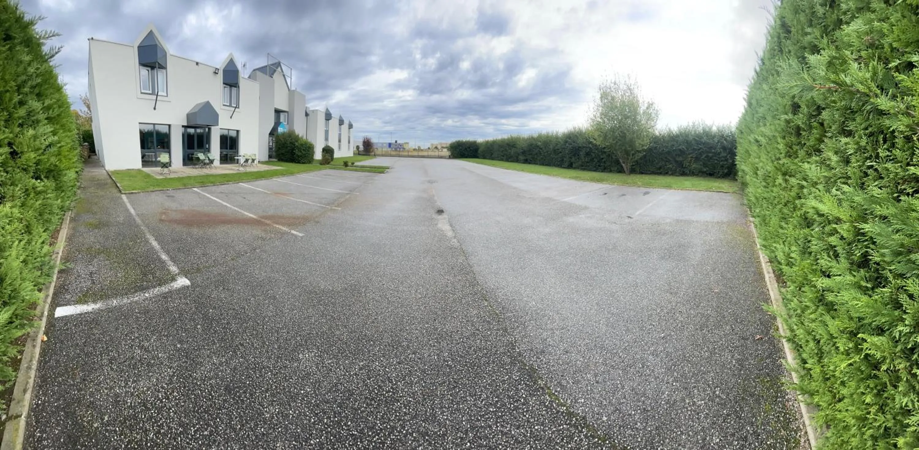 Parking in Kyriad Direct Dreux