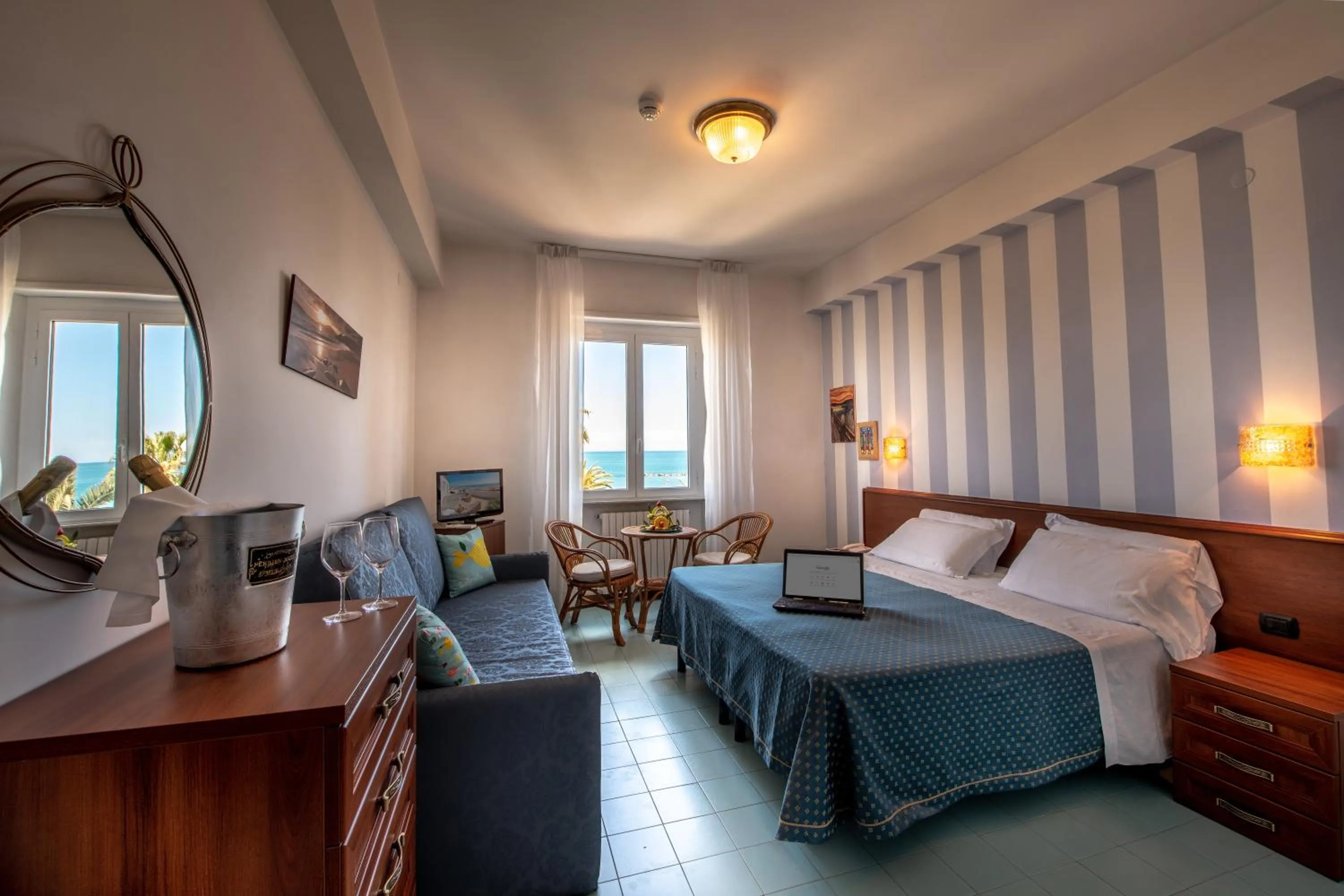 Photo of the whole room, Bed in Grand Hotel Excelsior