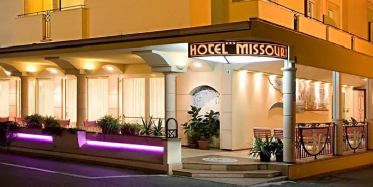 Facade/entrance in Hotel Missouri