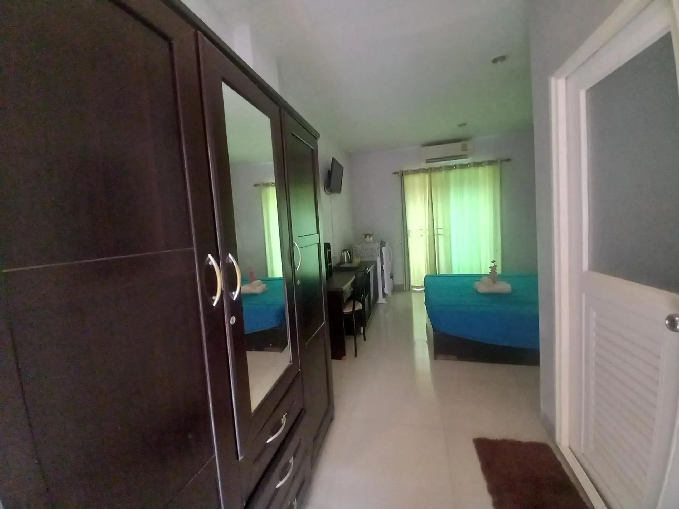Budget Double Room in Santipran Place Budget Double Room in Santipran Place