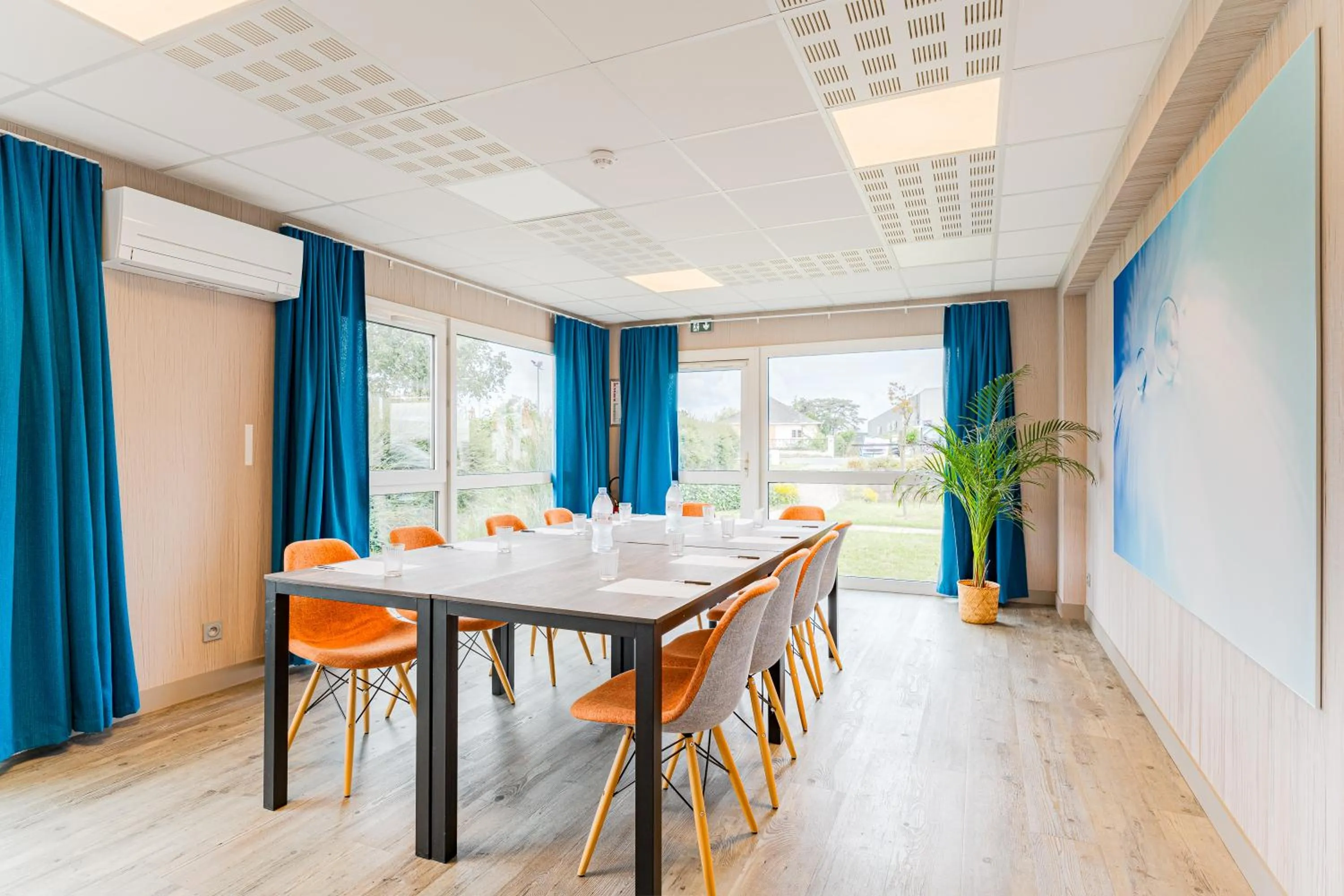 Meeting/conference room in Kyriad Direct Tours Sud - Chambray Lès Tours