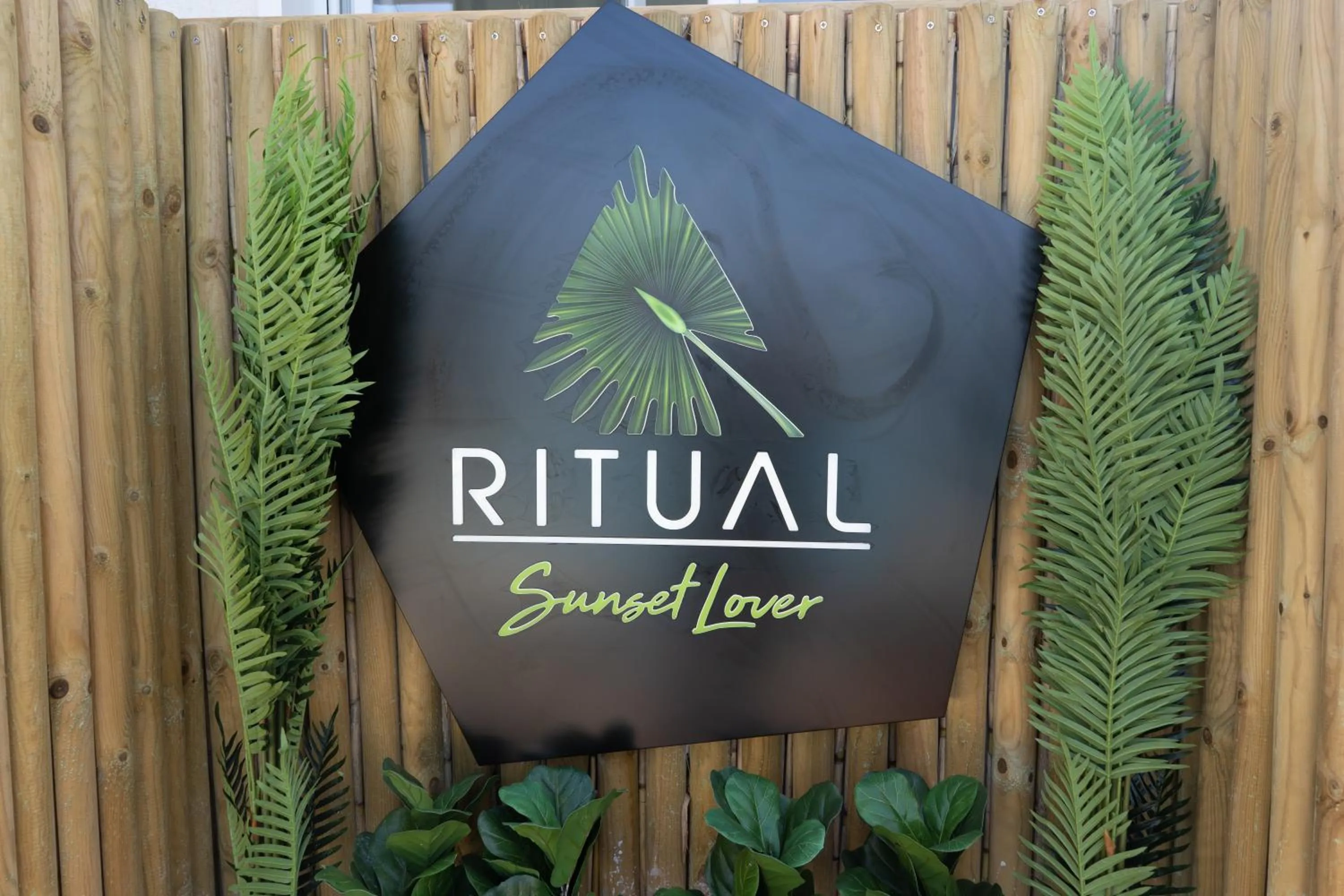 RITUAL SUNSET LOVER