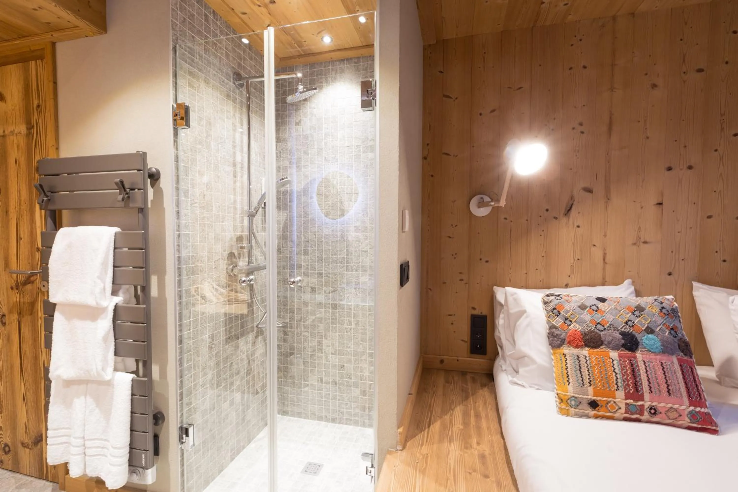 Shower in La Maison Rouge