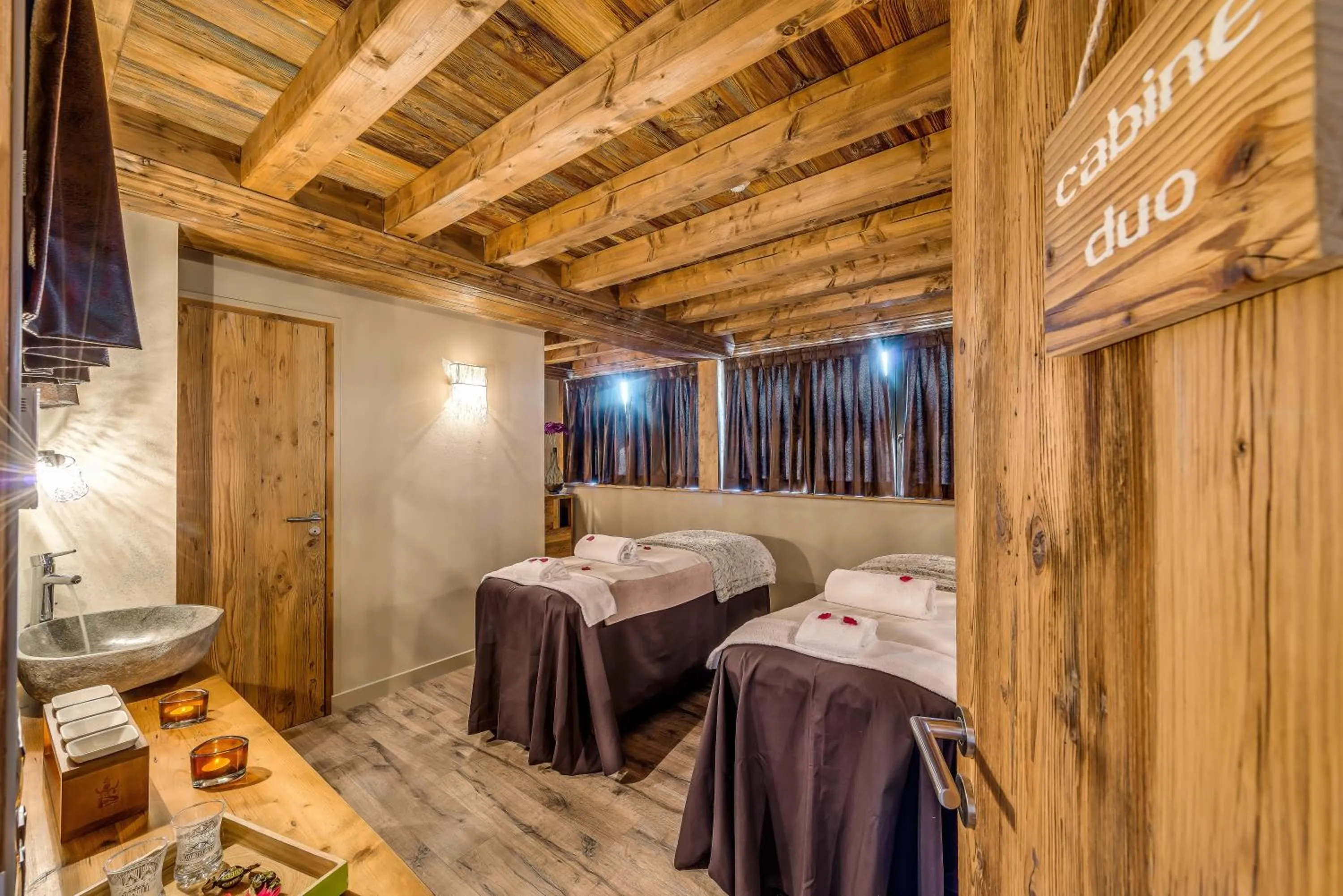 Massage, Bed in La Maison Rouge