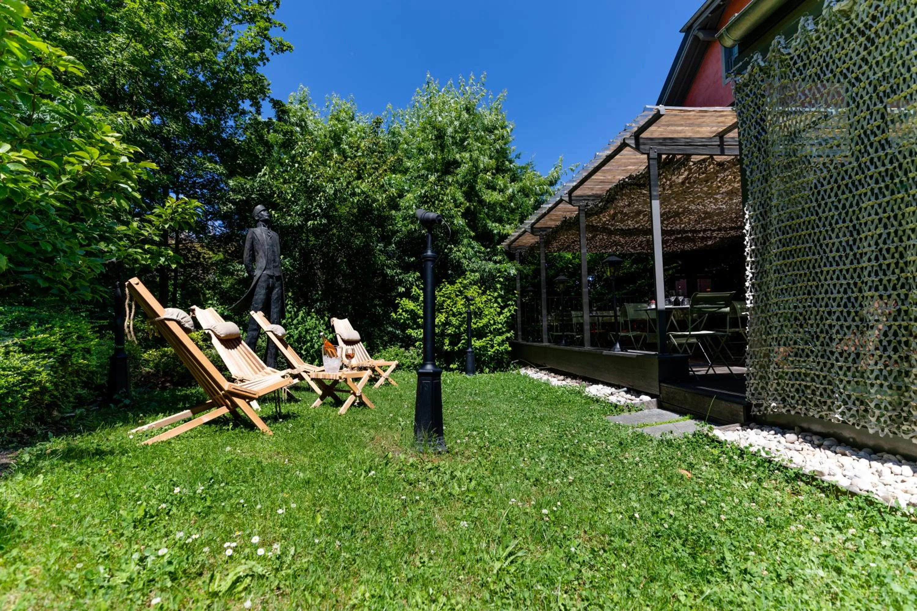 Balcony/Terrace in La Maison Rouge