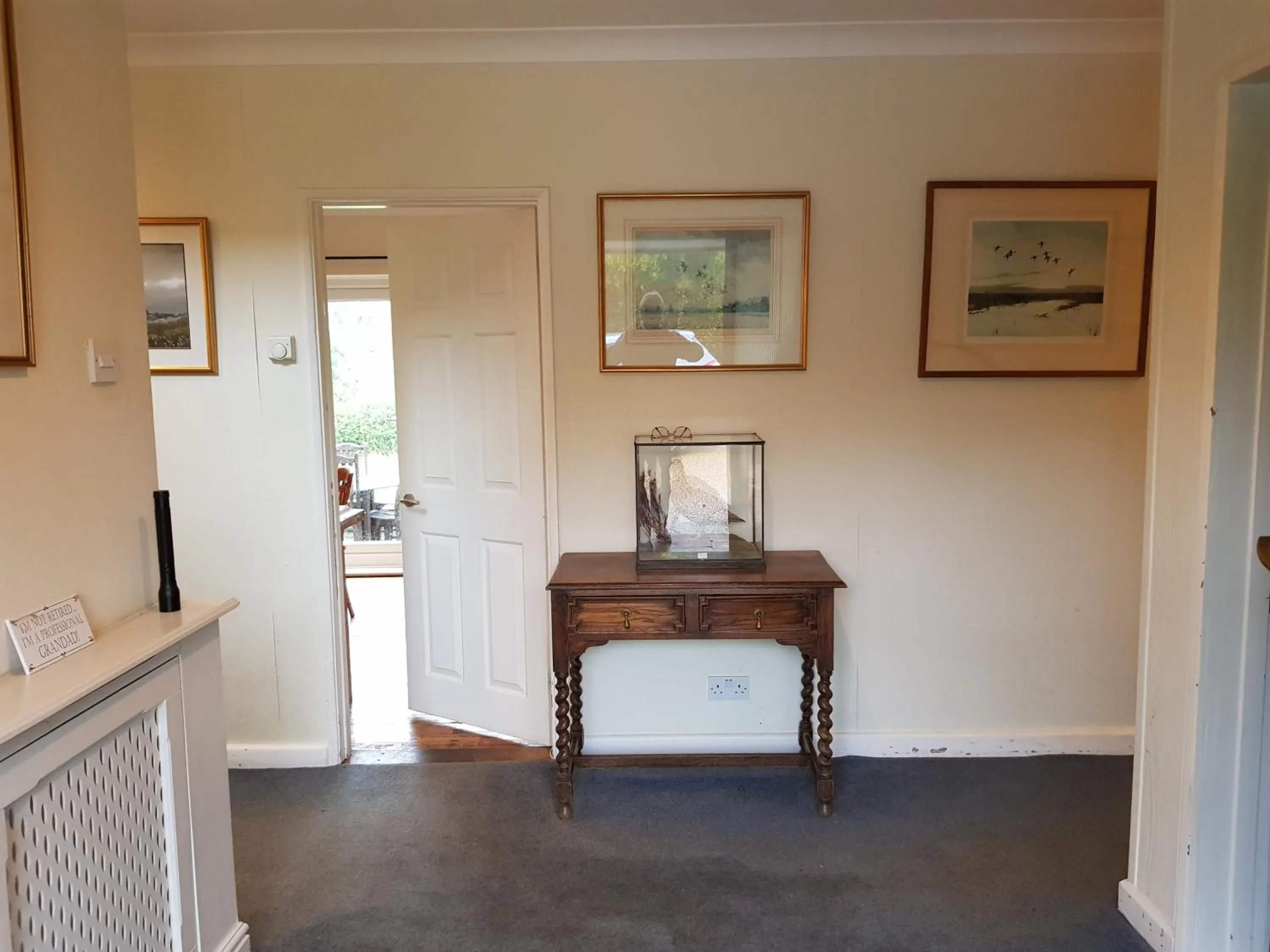 Lobby or reception in House On The Hill