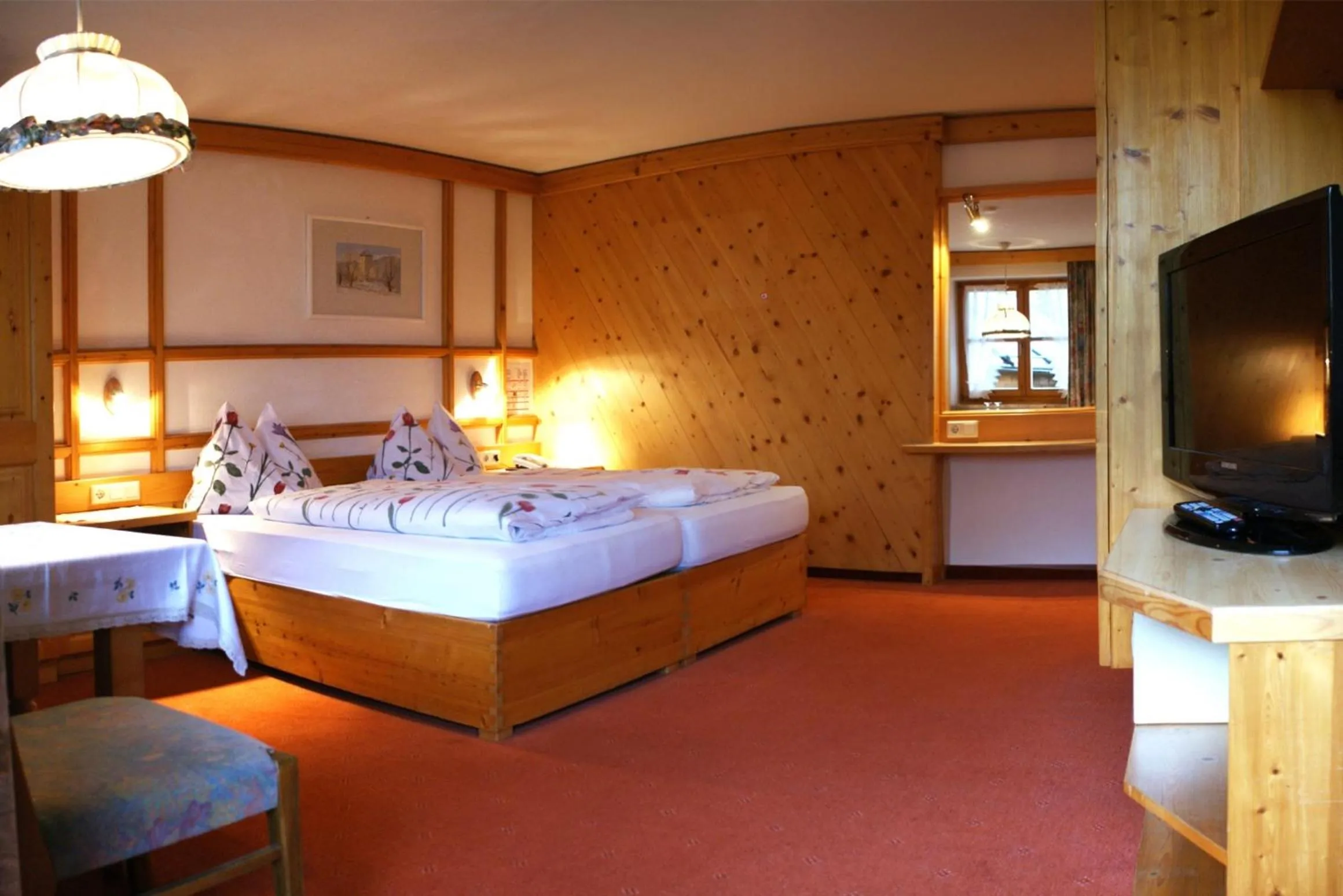Photo of the whole room, Bed in Hotel-Gasthof "Zur Mühle"