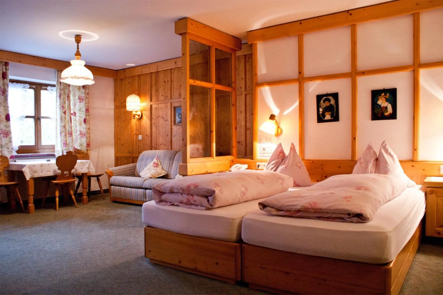 Photo of the whole room, Bed in Hotel-Gasthof "Zur Mühle"