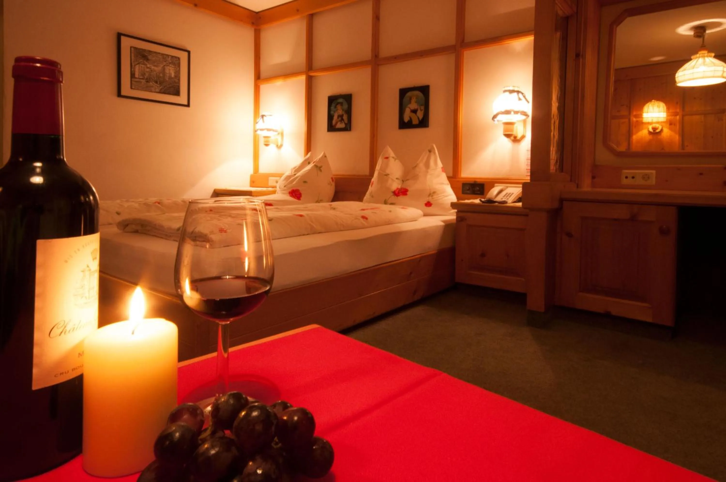 Photo of the whole room, Bed in Hotel-Gasthof "Zur Mühle"