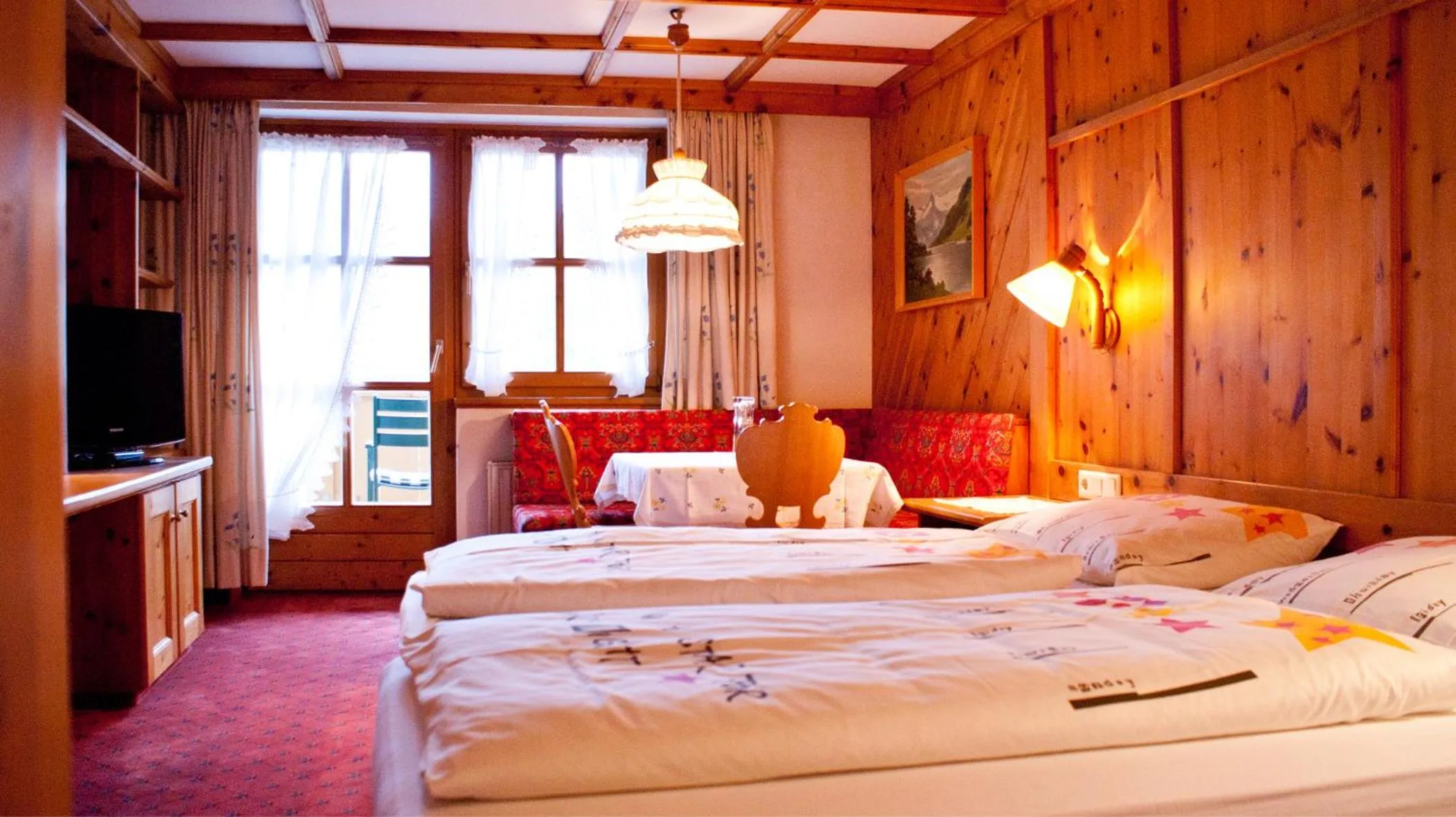 Photo of the whole room, Bed in Hotel-Gasthof "Zur Mühle"