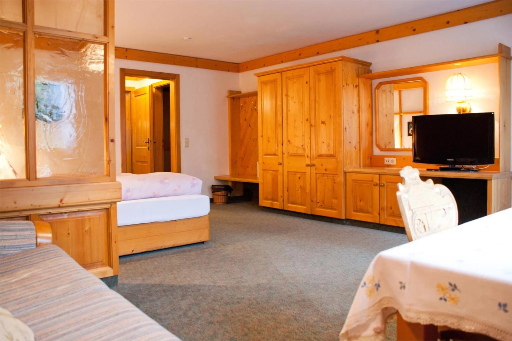 Photo of the whole room, Bed in Hotel-Gasthof "Zur Mühle"