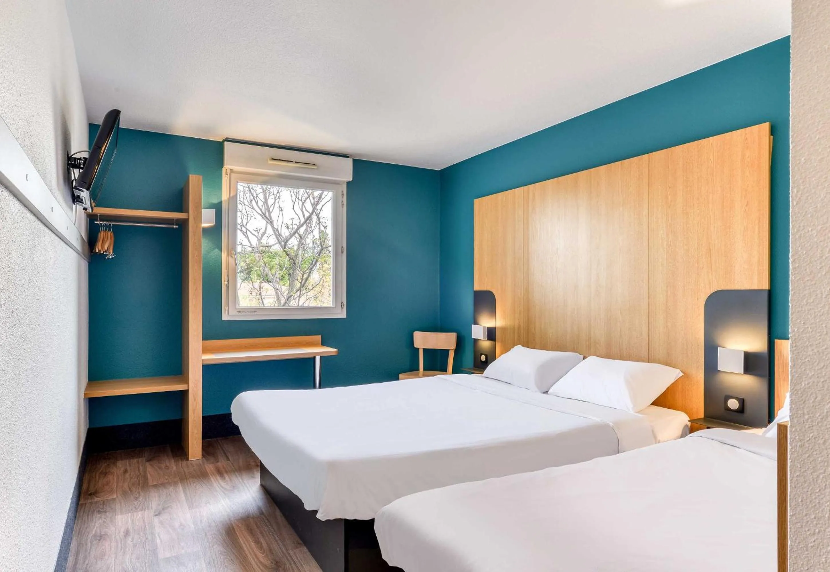 Bedroom, Bed in B&B HOTEL Pézenas