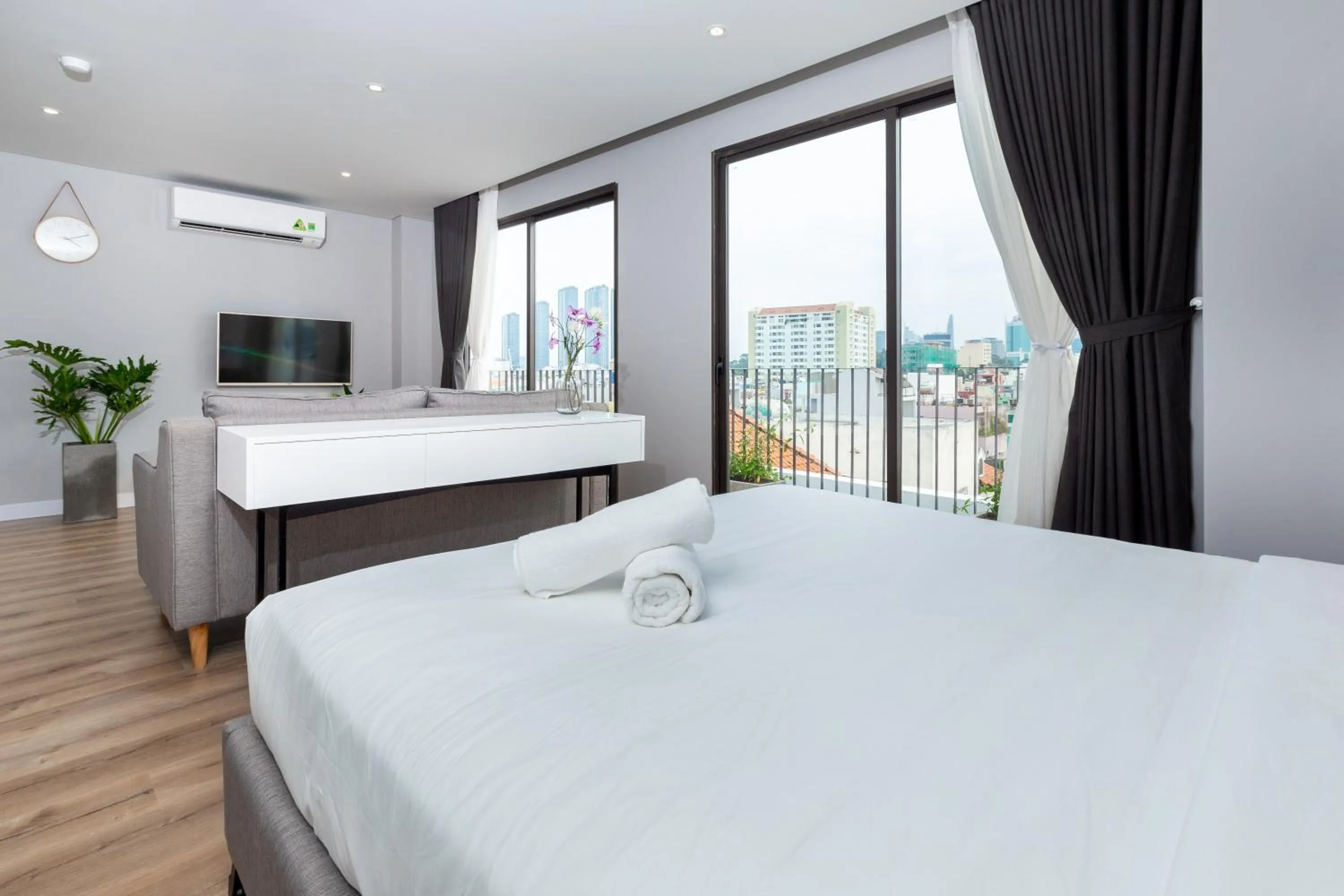 Photo of the whole room, Bed in Cozrum Homes - Premier Residence