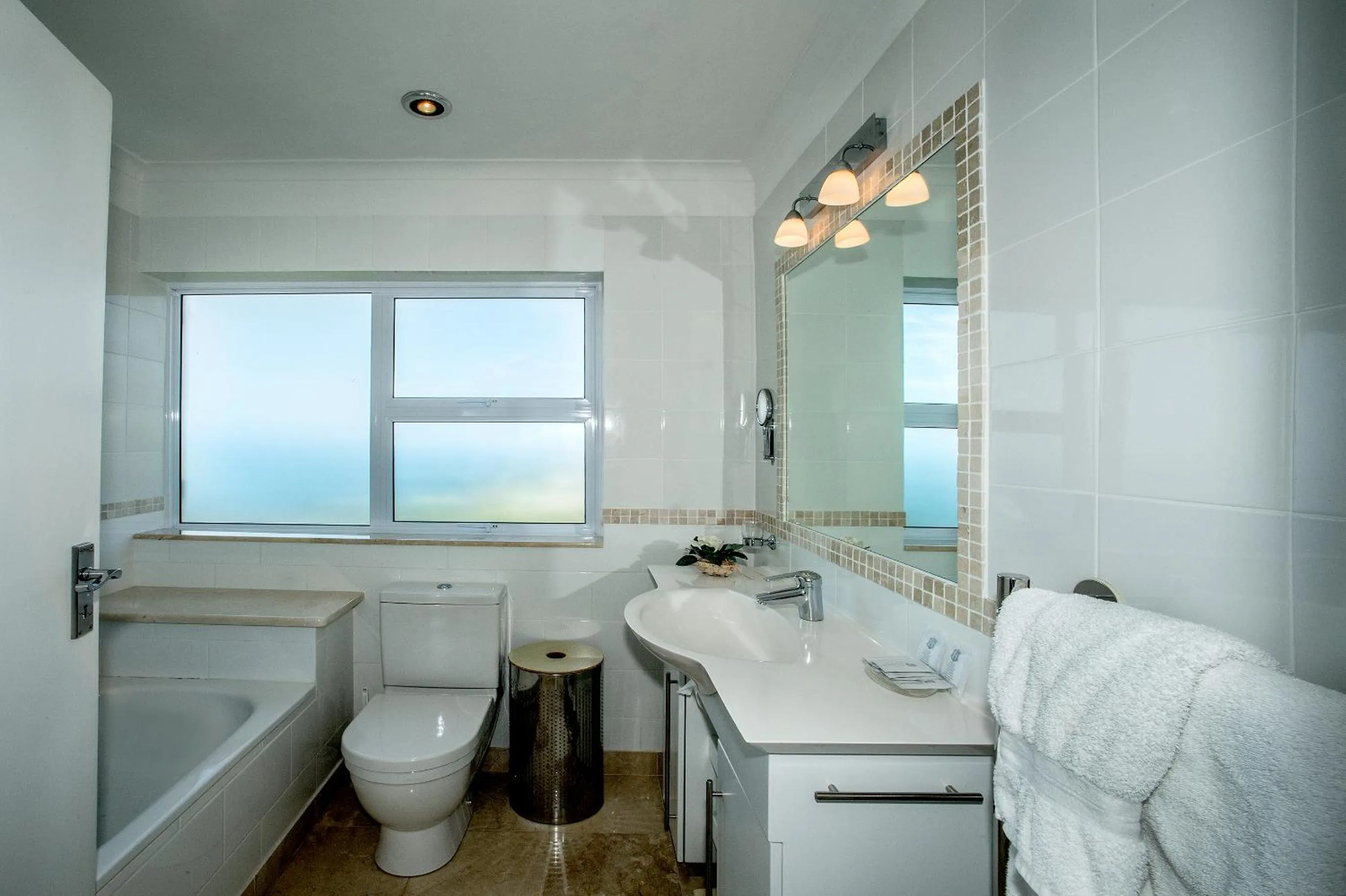 Bathroom in Penguinden - load-shedding free