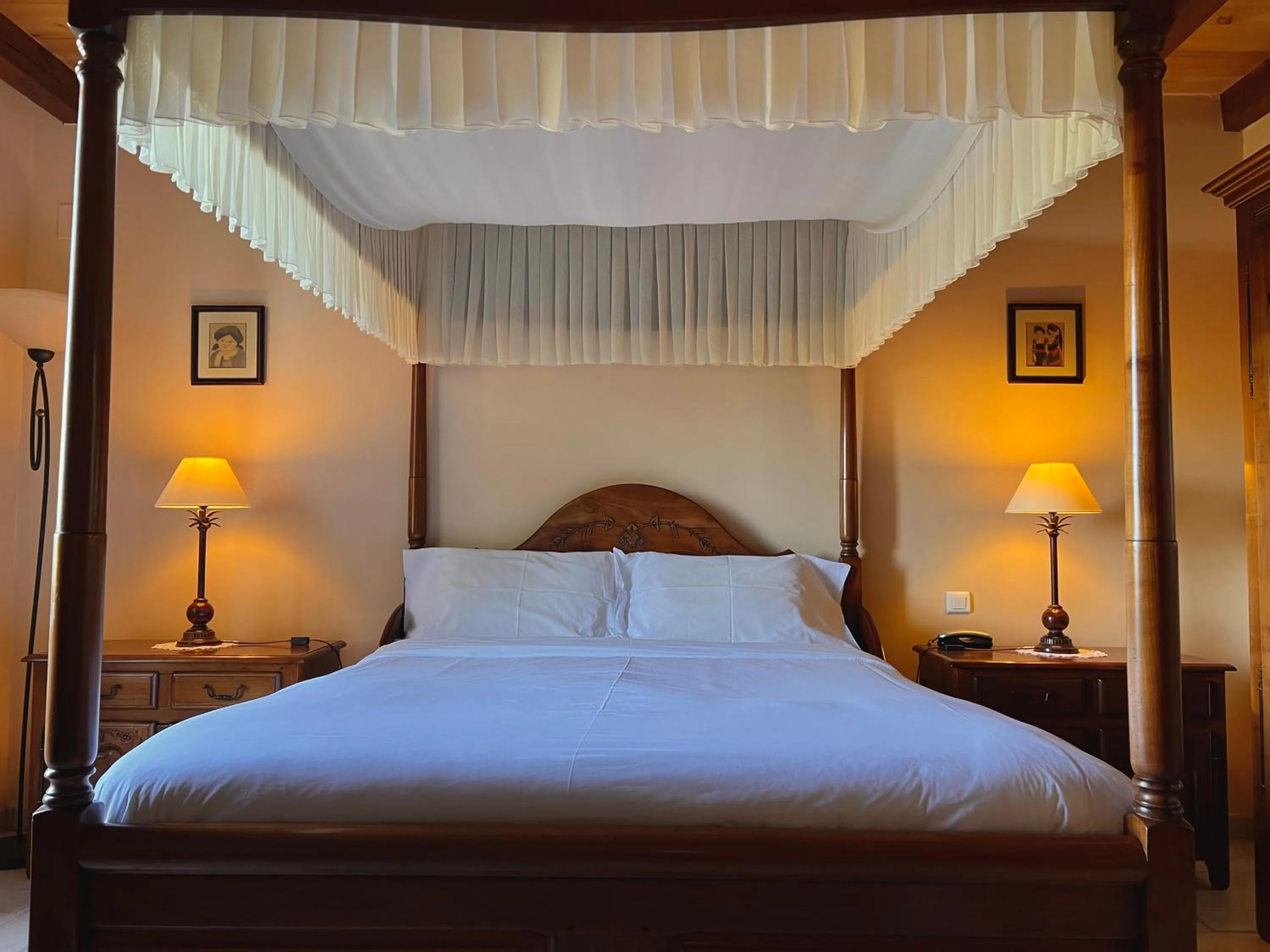 Bed in Le Relais de Saint-Preuil, The Originals Relais Vignes du Cognac