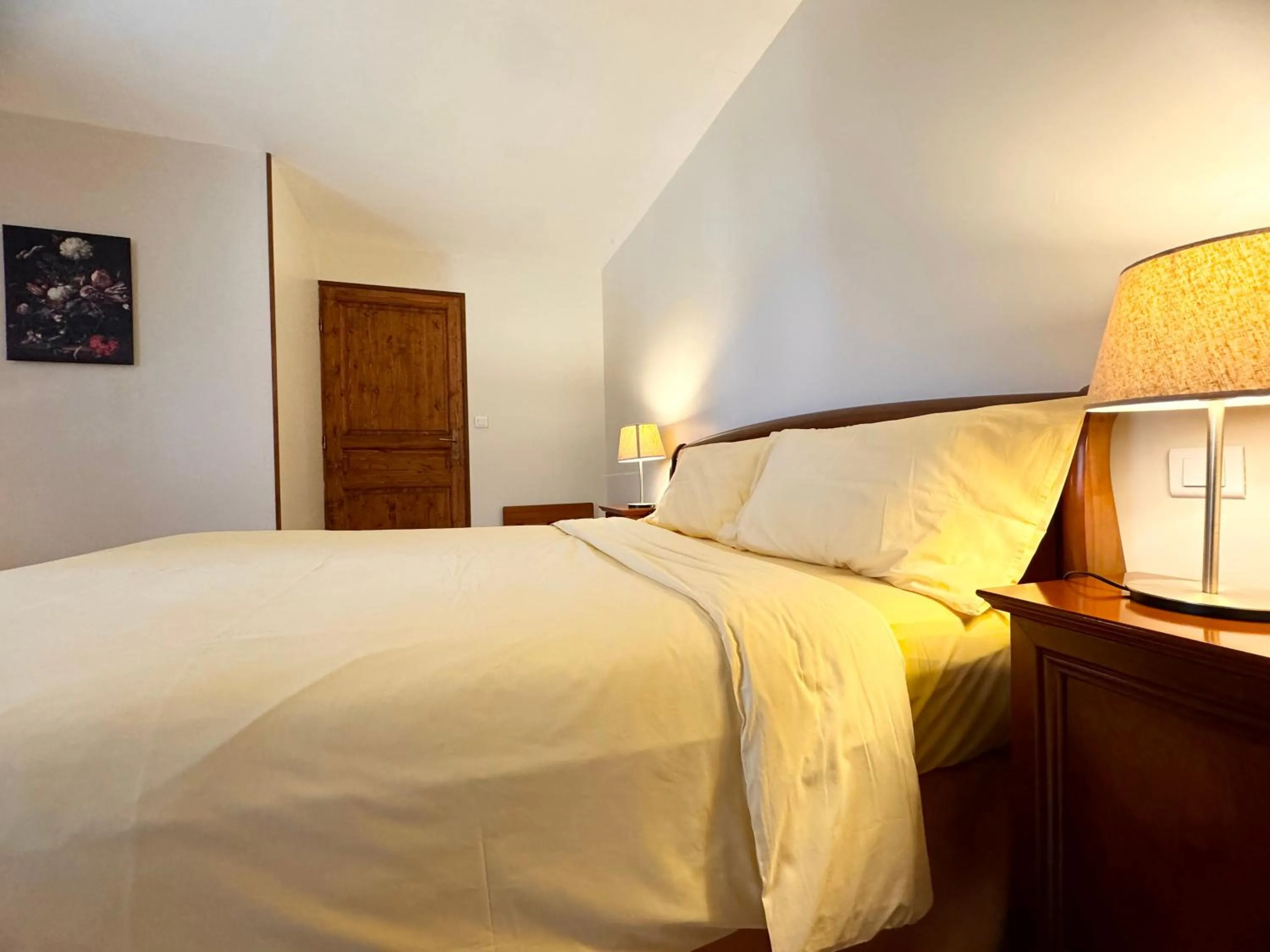 Bed in Le Relais de Saint-Preuil, The Originals Relais Vignes du Cognac