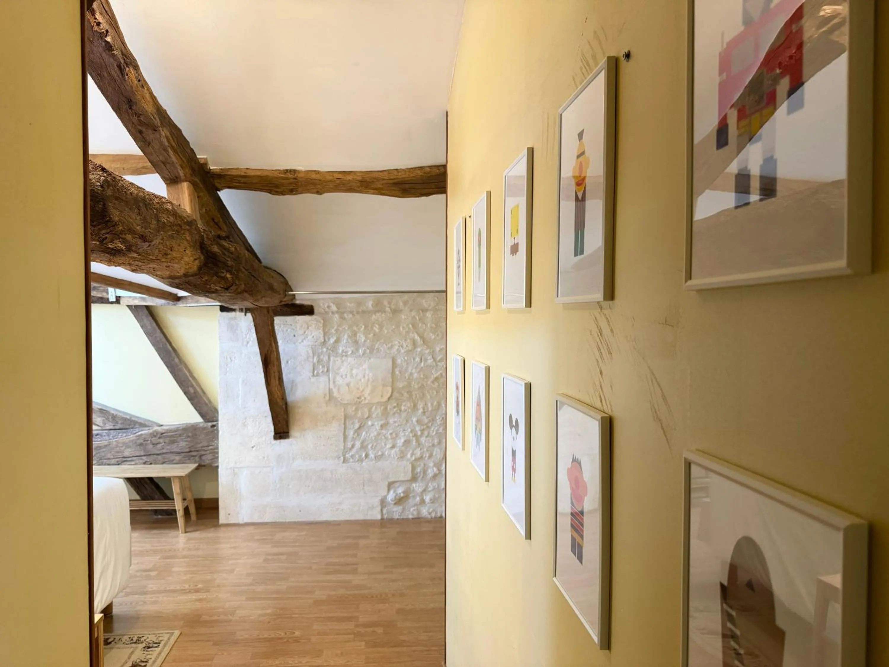 Decorative detail, Bed in Le Relais de Saint-Preuil, The Originals Relais Vignes du Cognac