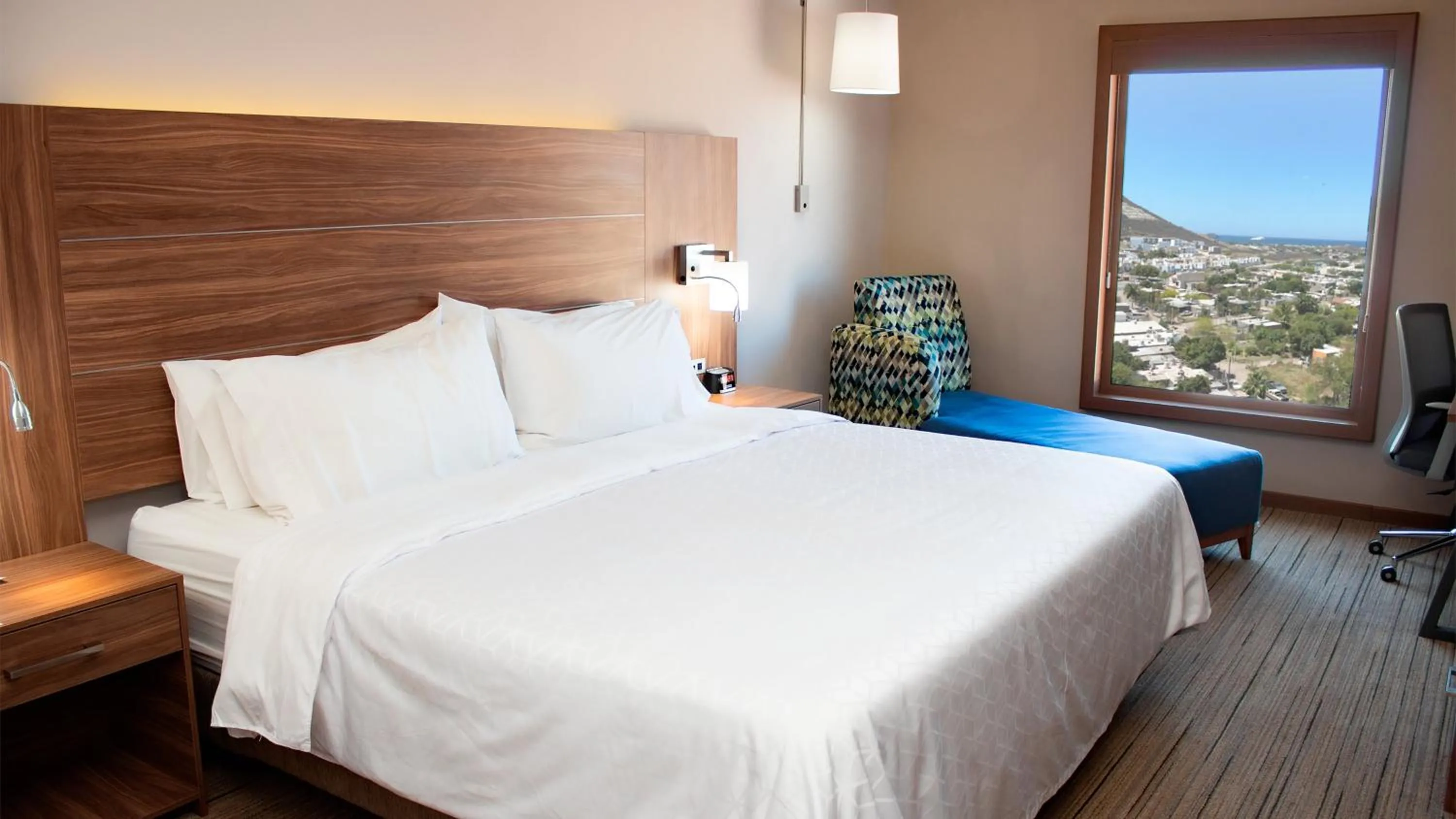 Photo of the whole room, Bed in Holiday Inn Express Guaymas by IHG