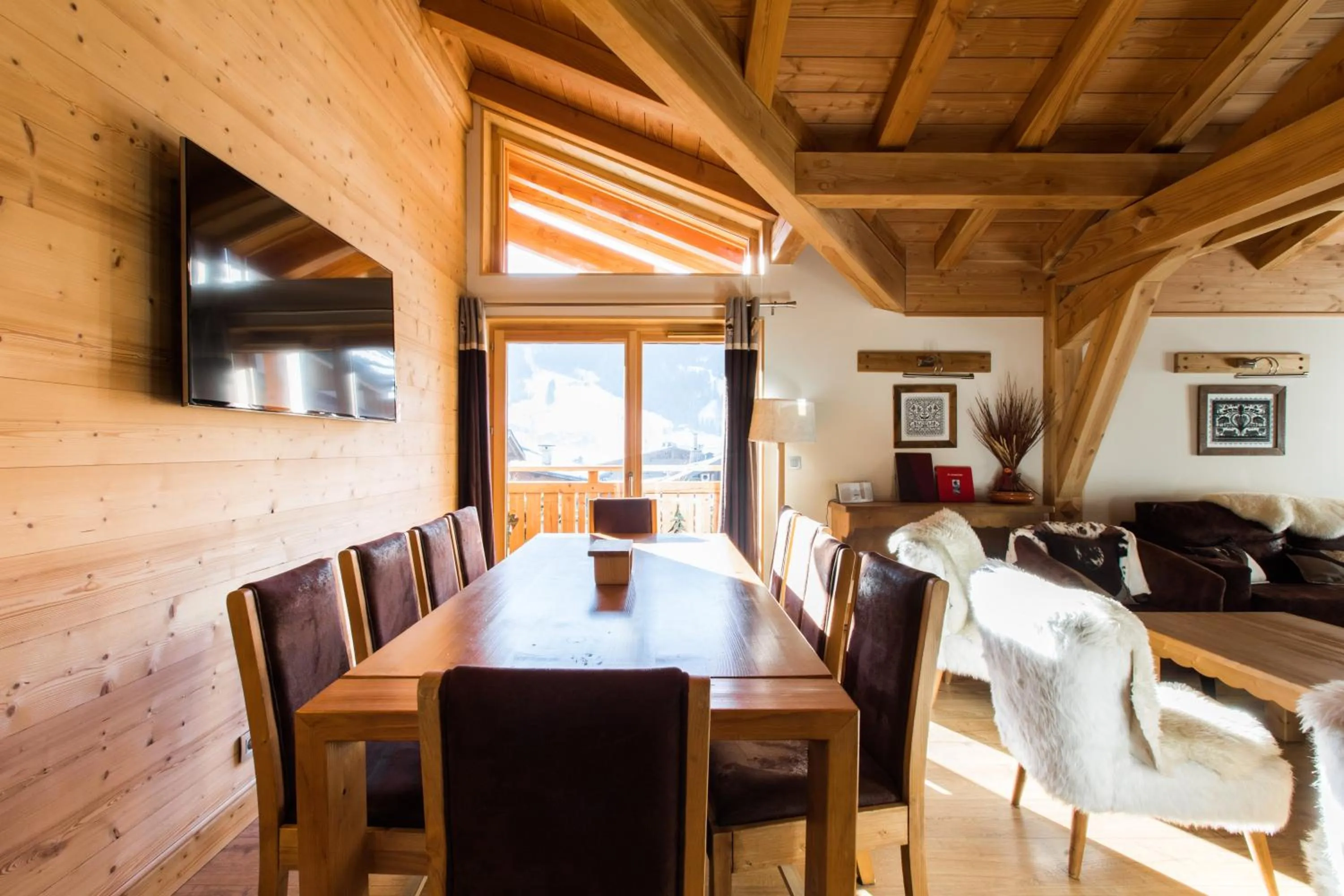 Lounge or bar in Les Chalets de La Griyotire