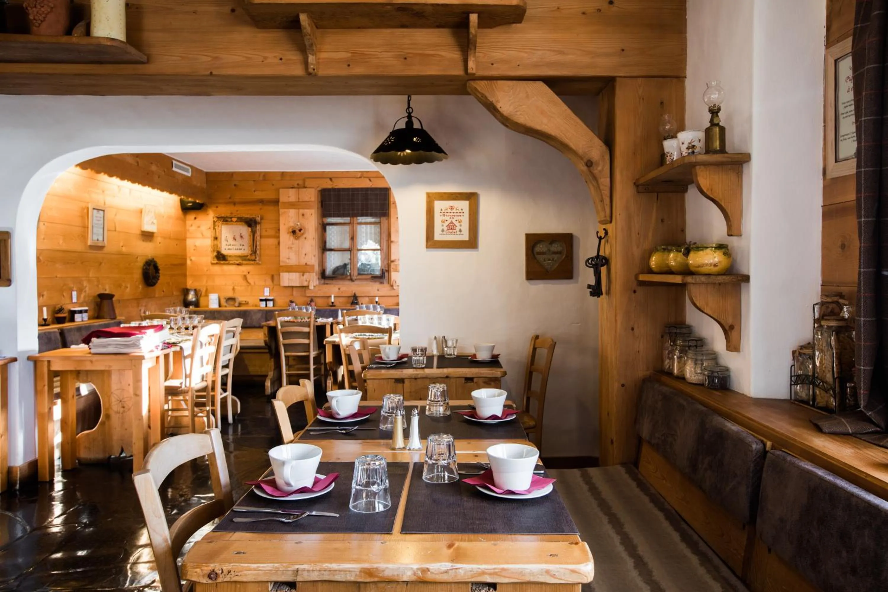 Restaurant/places to eat in Les Chalets de La Griyotire