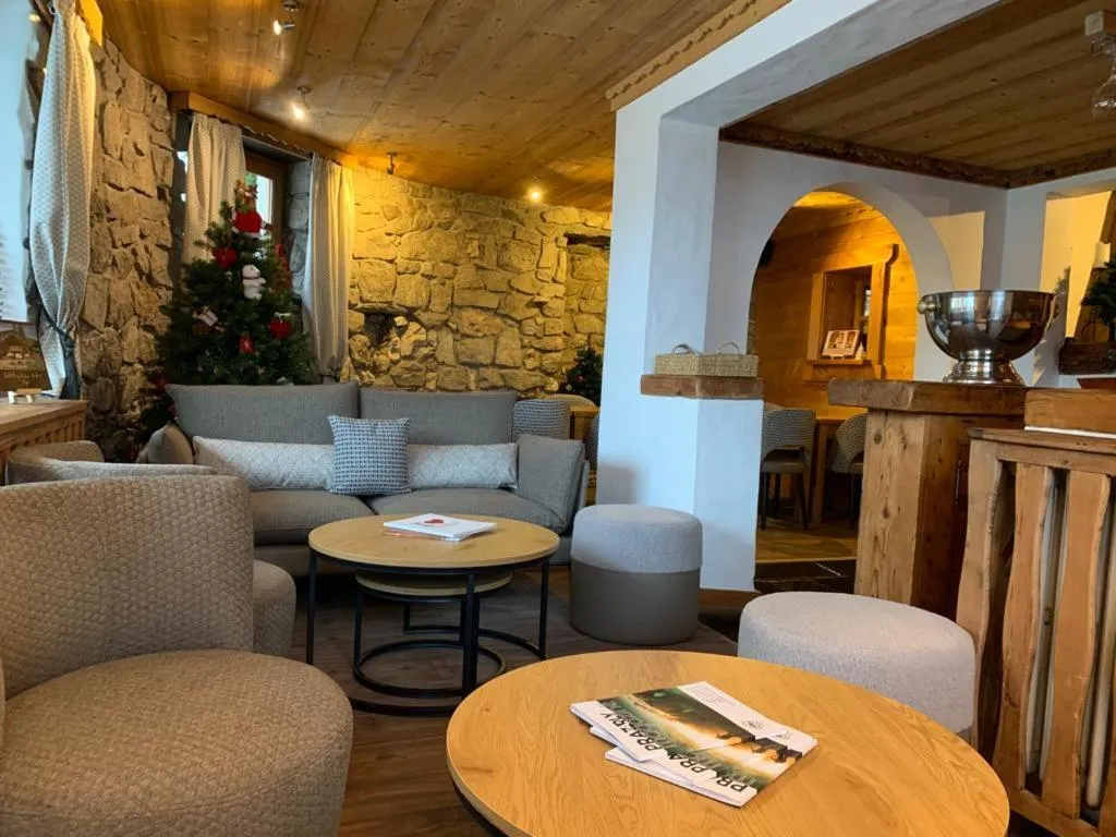 Living room in Les Chalets de La Griyotire