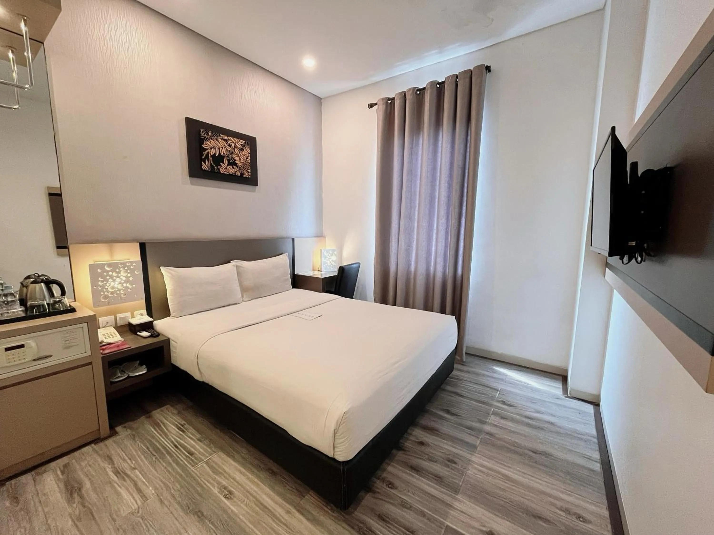 Bedroom, Bed in Oak Tree Urban Hotel Jakarta