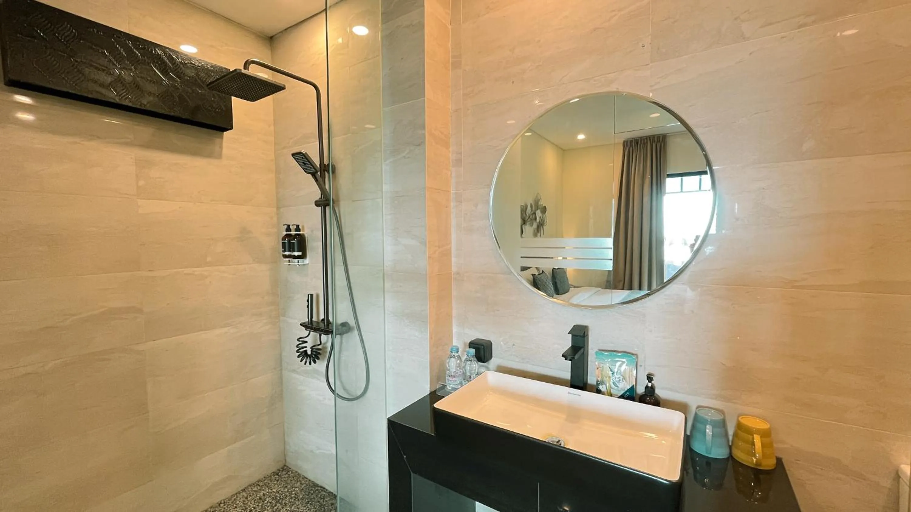 Toilet in Oak Tree Urban Hotel Jakarta