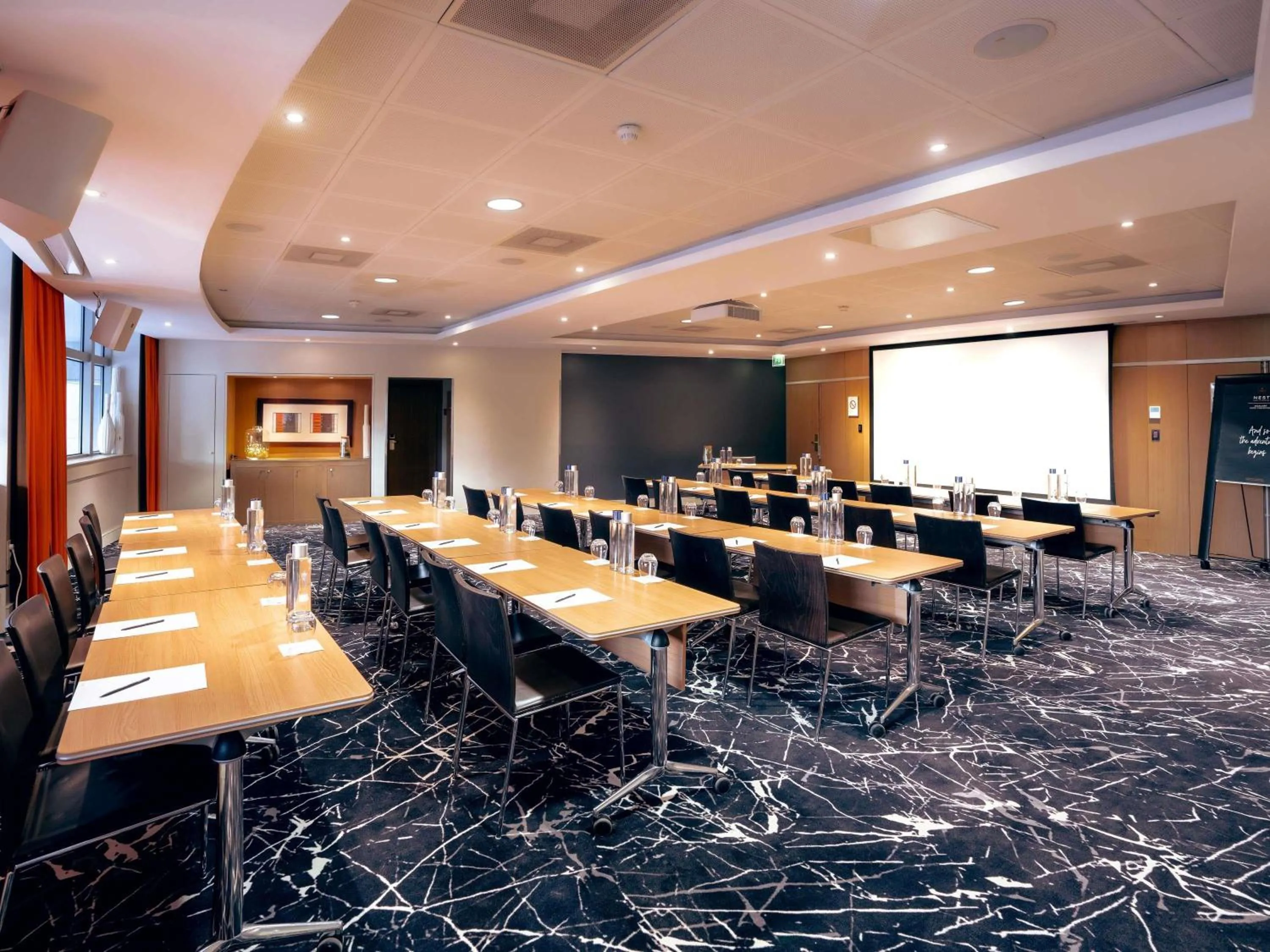 Meeting/conference room in Nest Hotel Paris la Défense - MGallery Collection