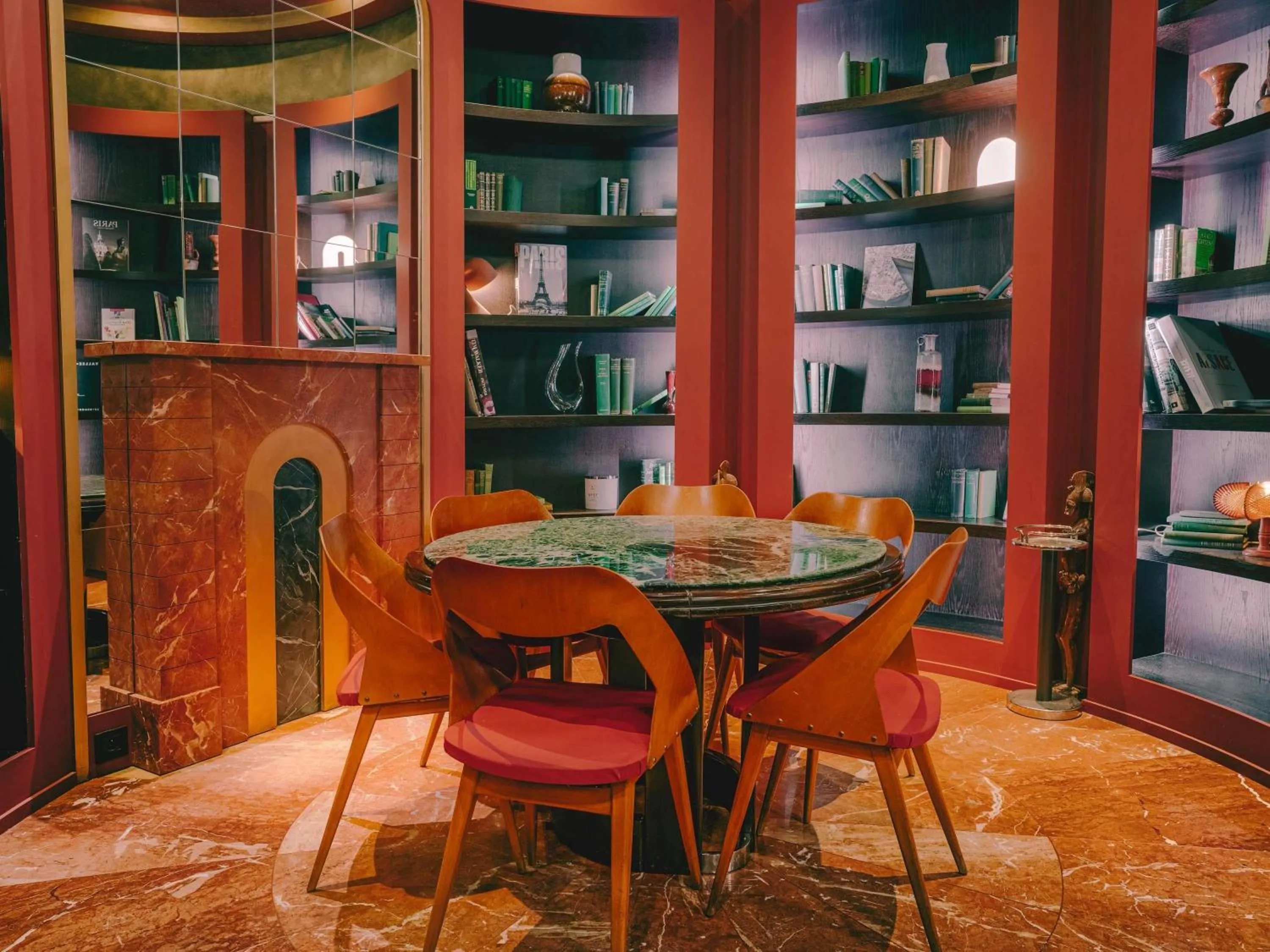 Lounge or bar in Nest Hotel Paris la Défense - MGallery Collection