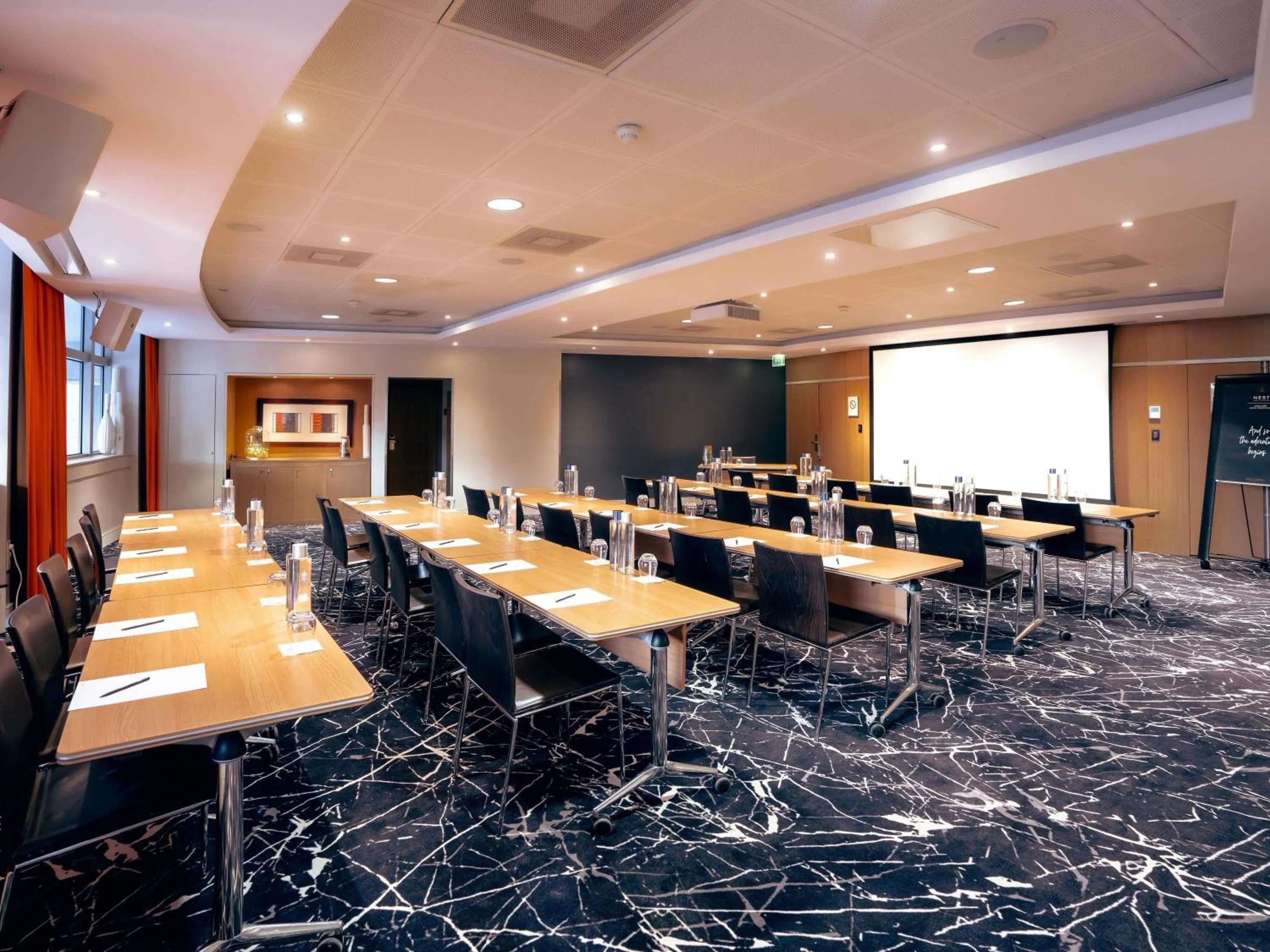 Meeting/conference room in Nest Hotel Paris la Défense - MGallery Collection