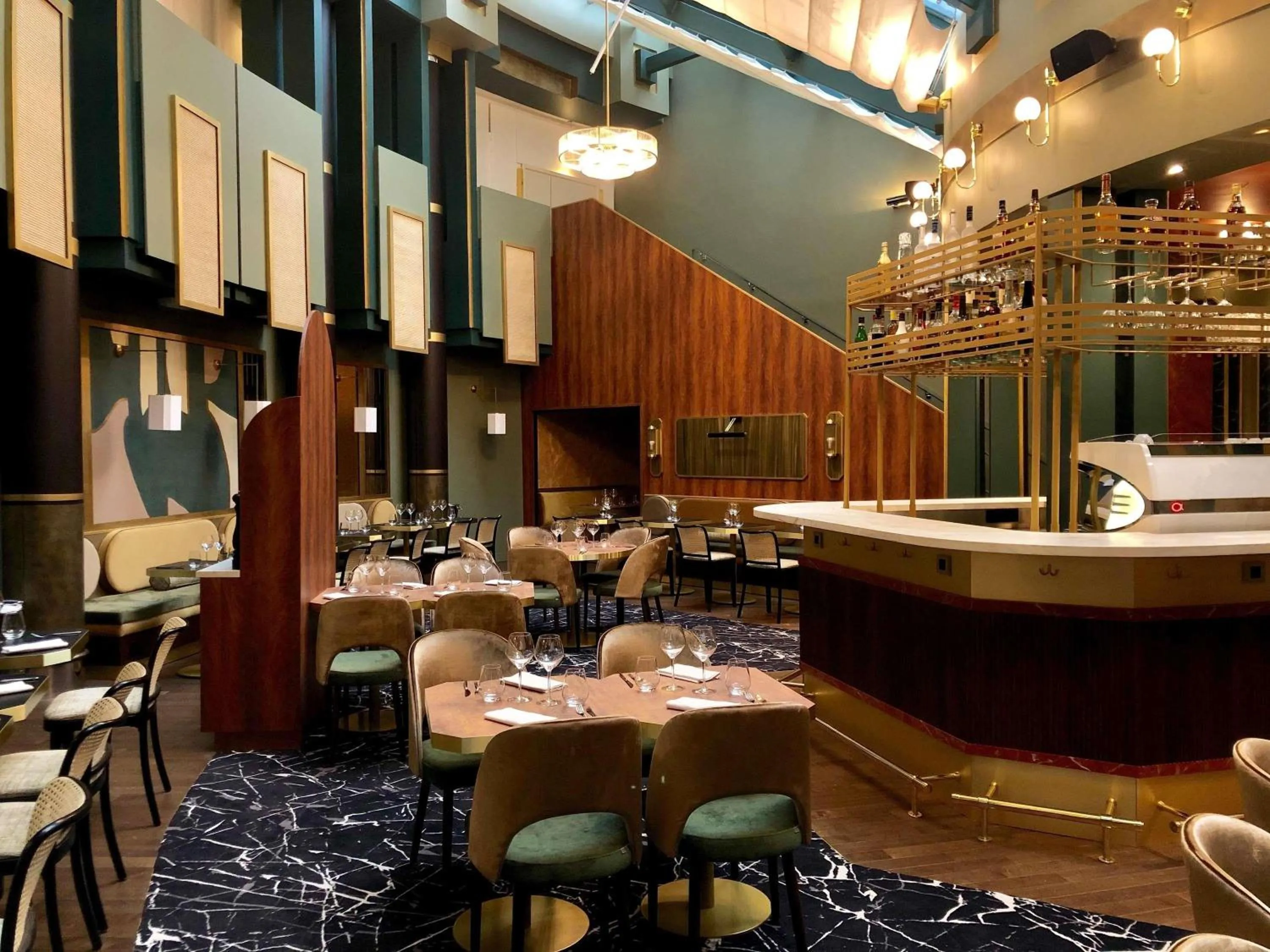 Lounge or bar in Nest Hotel Paris la Défense - MGallery Collection