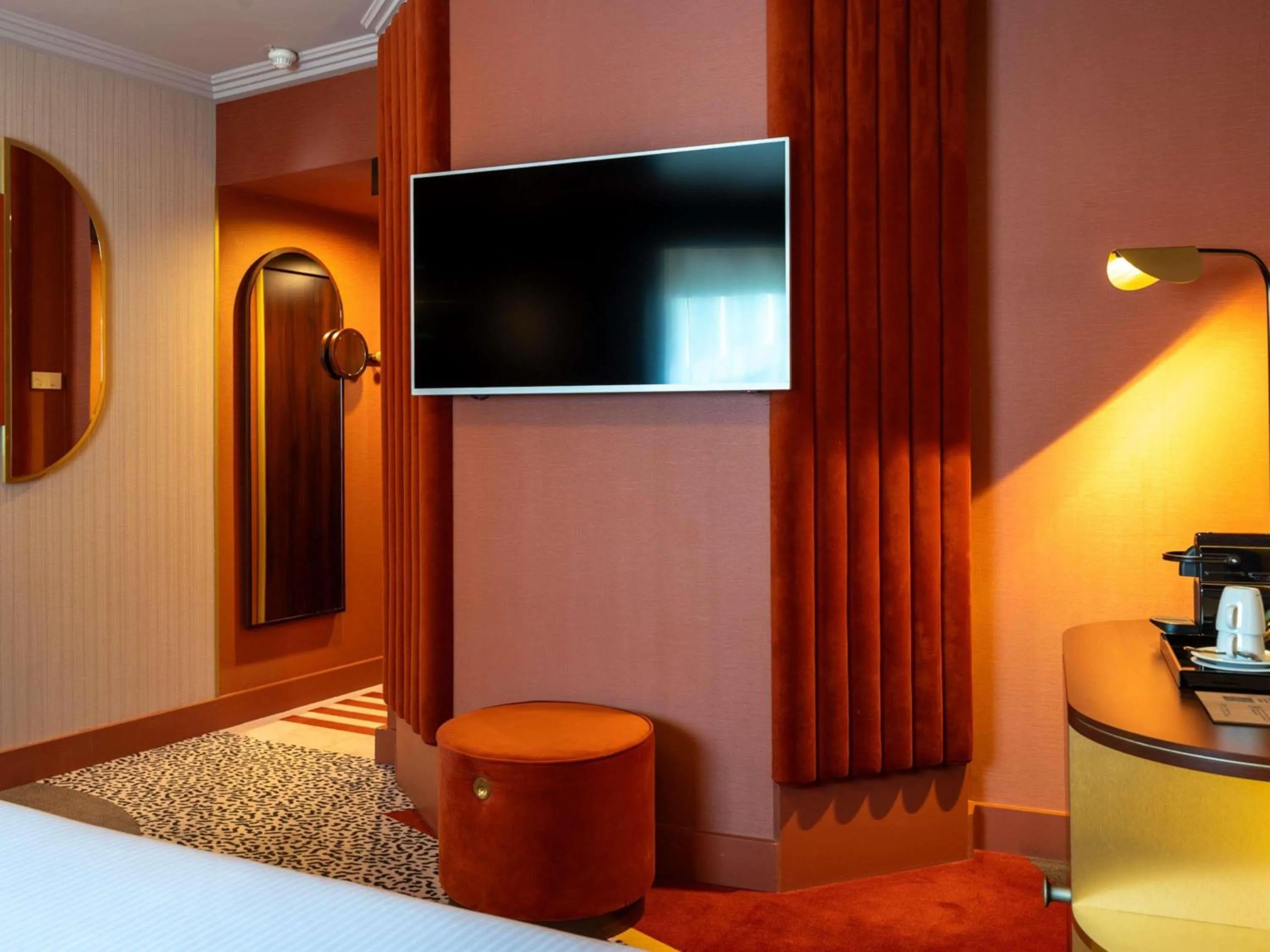 Bedroom, Bed in Nest Hotel Paris la Défense - MGallery Collection