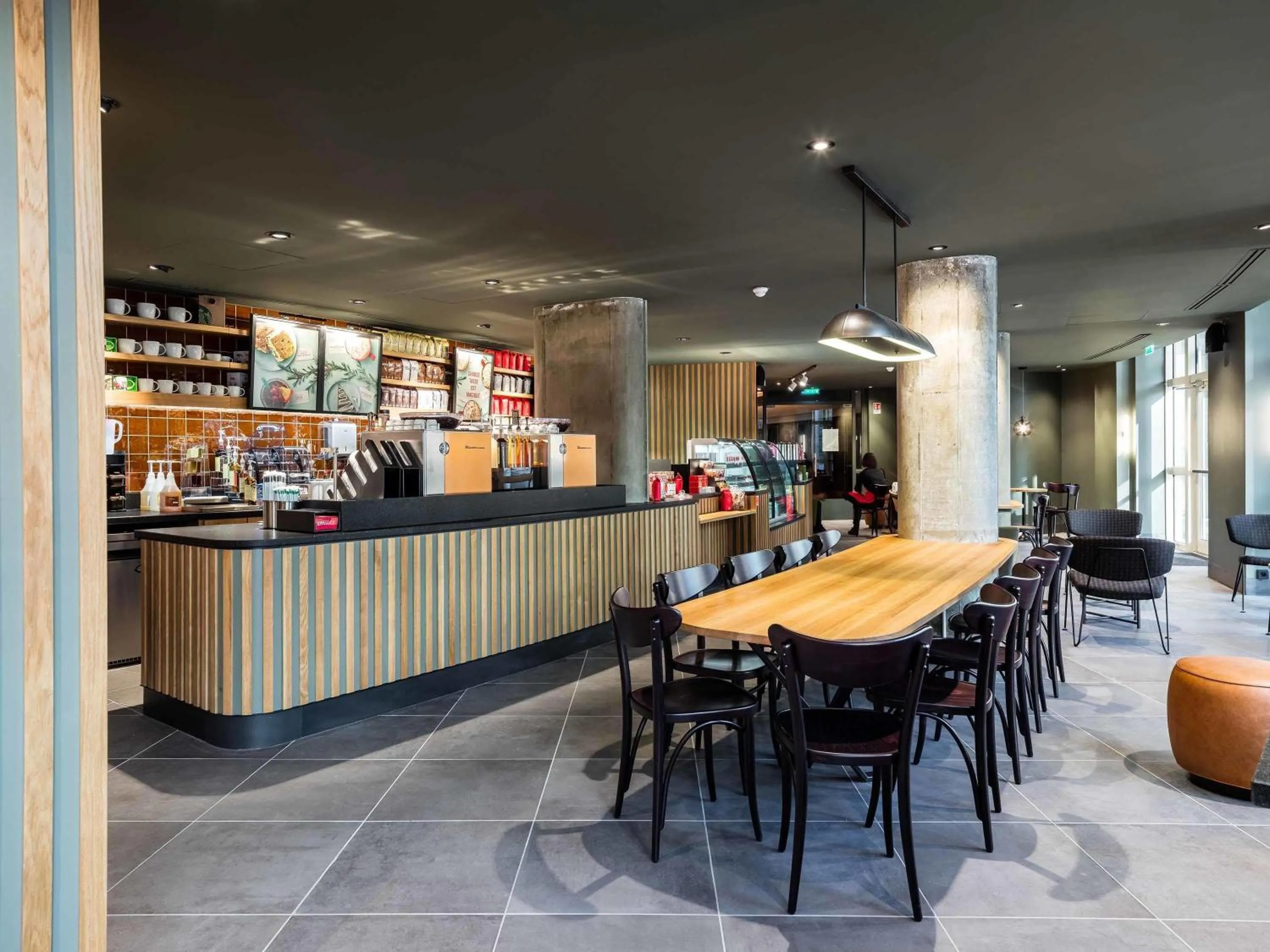 Restaurant/places to eat in Nest Hotel Paris la Défense - MGallery Collection