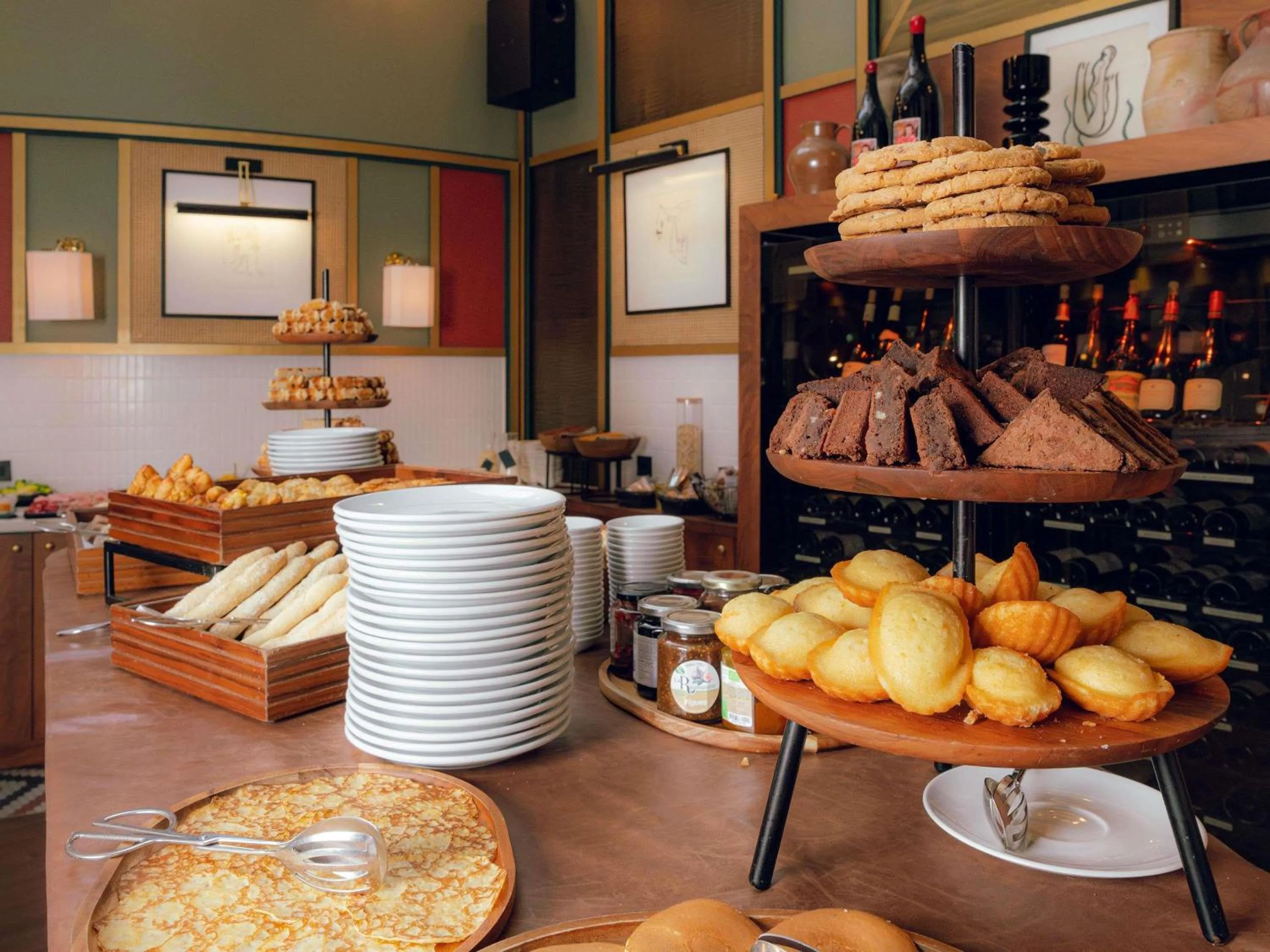 Breakfast in Nest Hotel Paris la Défense - MGallery Collection