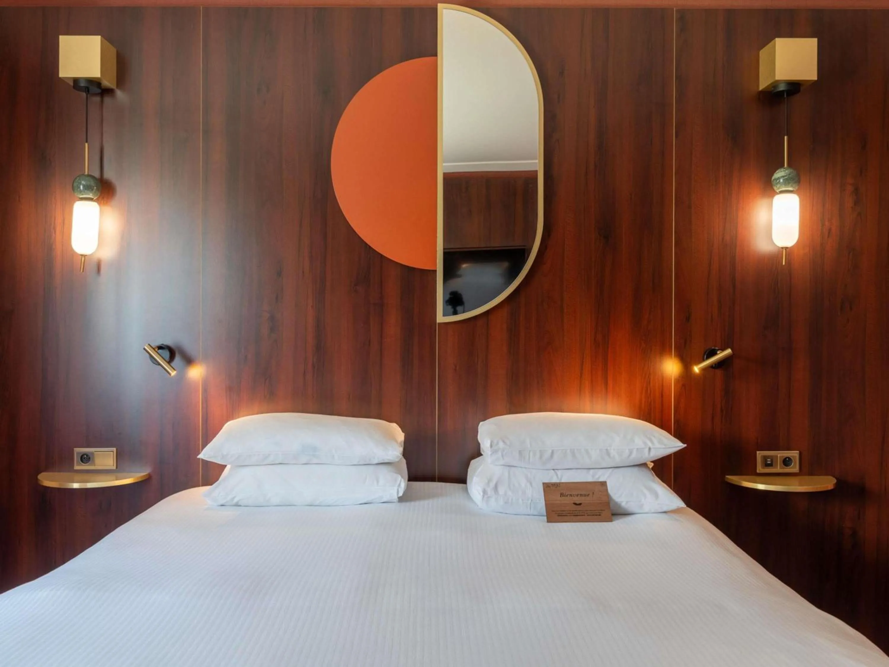 Bedroom, Bed in Nest Hotel Paris la Défense - MGallery Collection