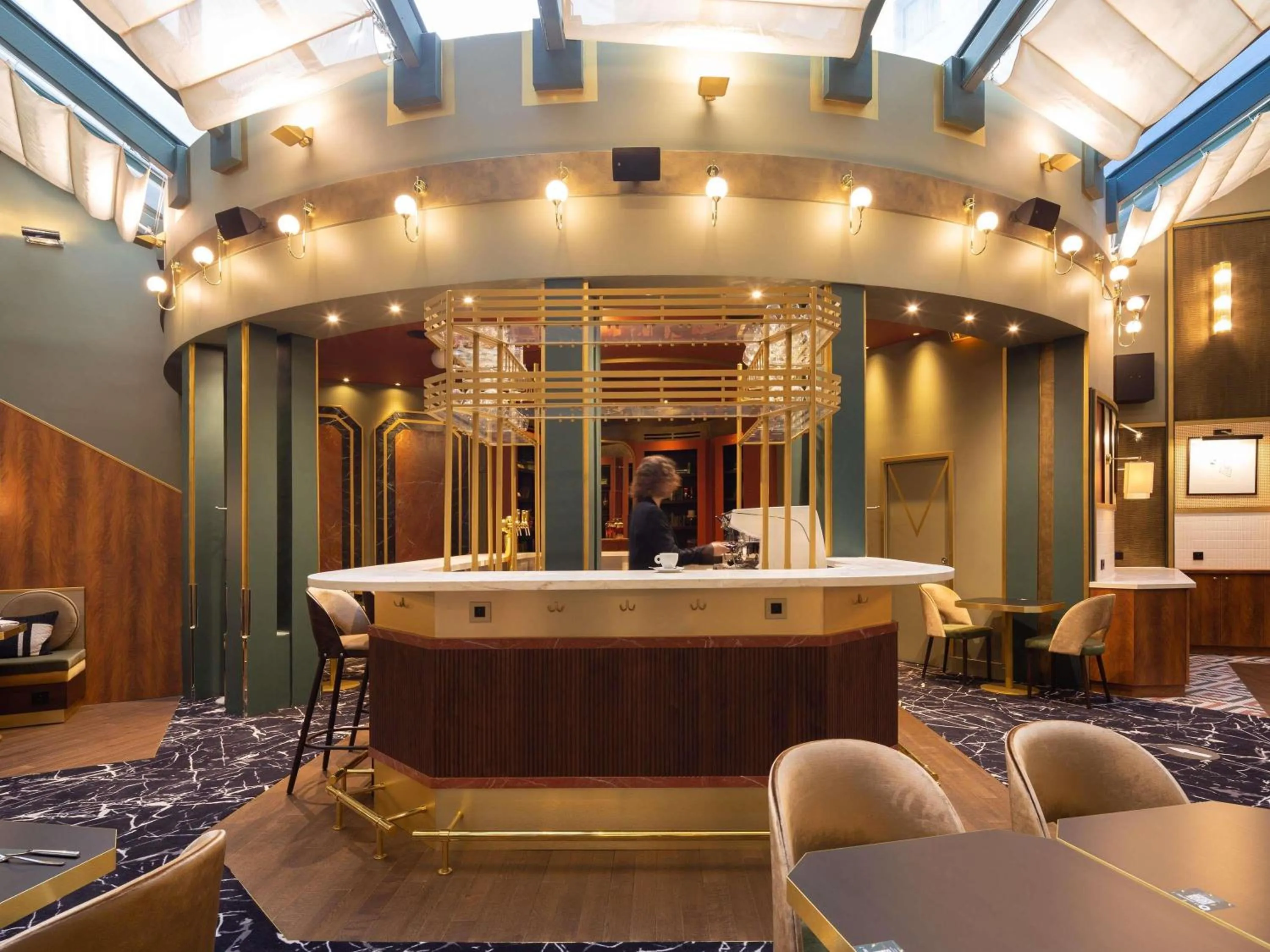 Lounge or bar in Nest Hotel Paris la Défense - MGallery Collection