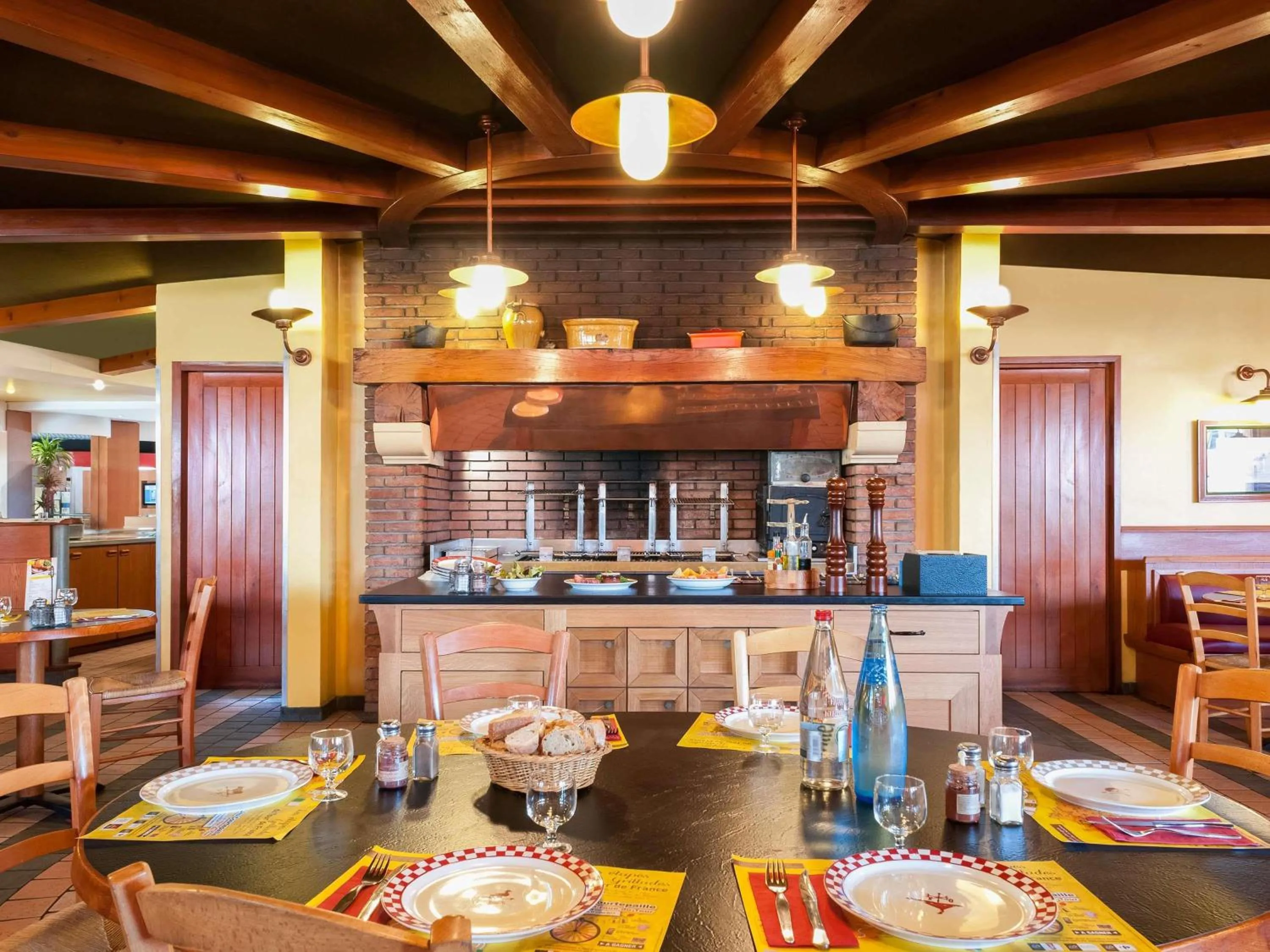 Property building in ibis Bordeaux Lac