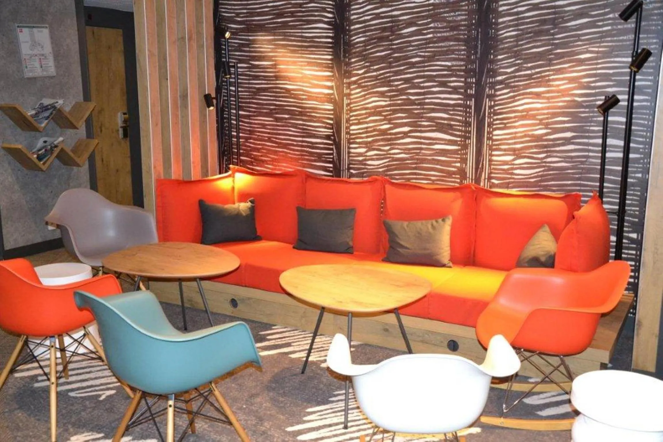 Lobby or reception in ibis Bordeaux Lac