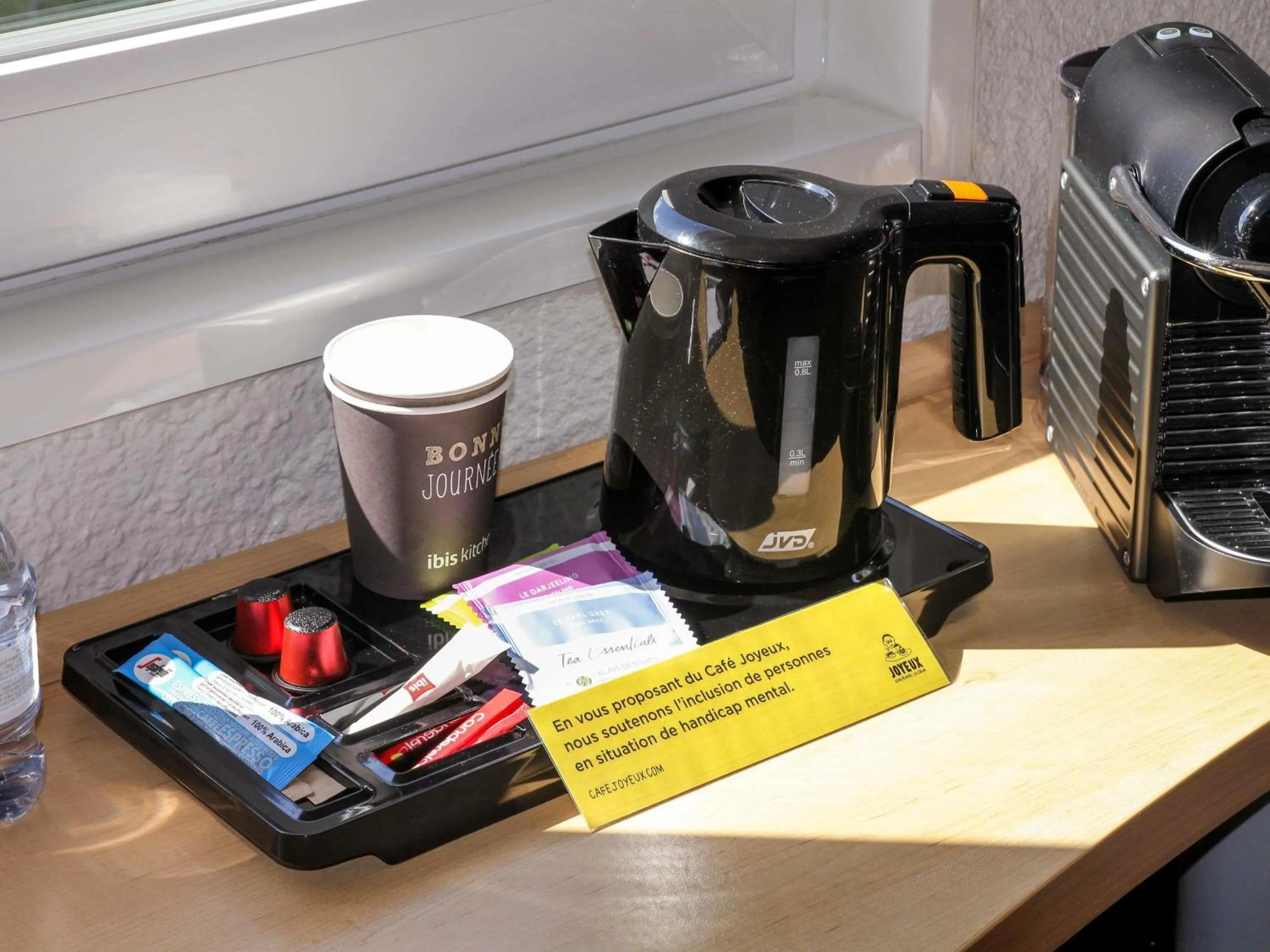 Bedroom in ibis Bordeaux Lac