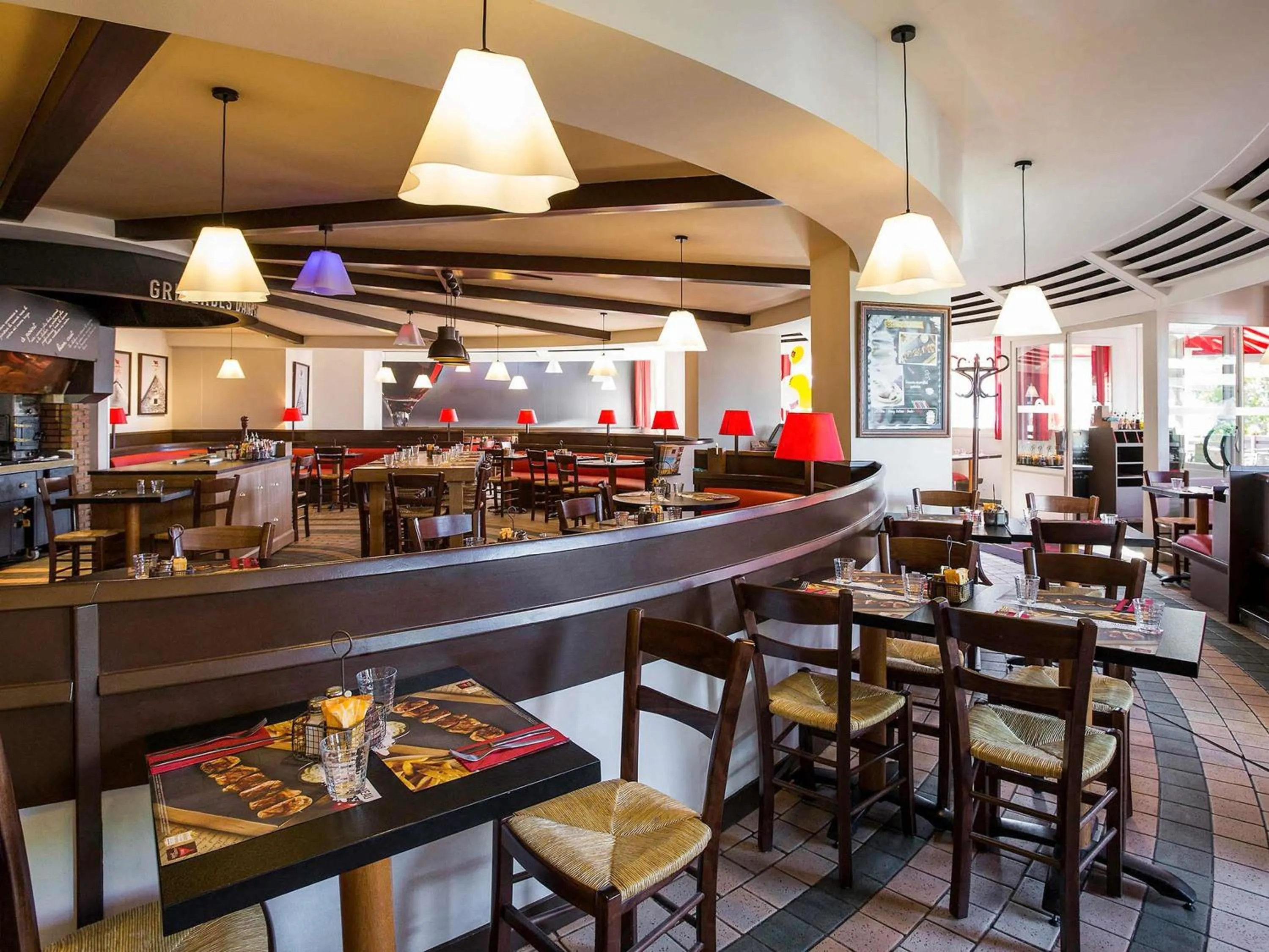 Restaurant/places to eat in ibis Bordeaux Lac