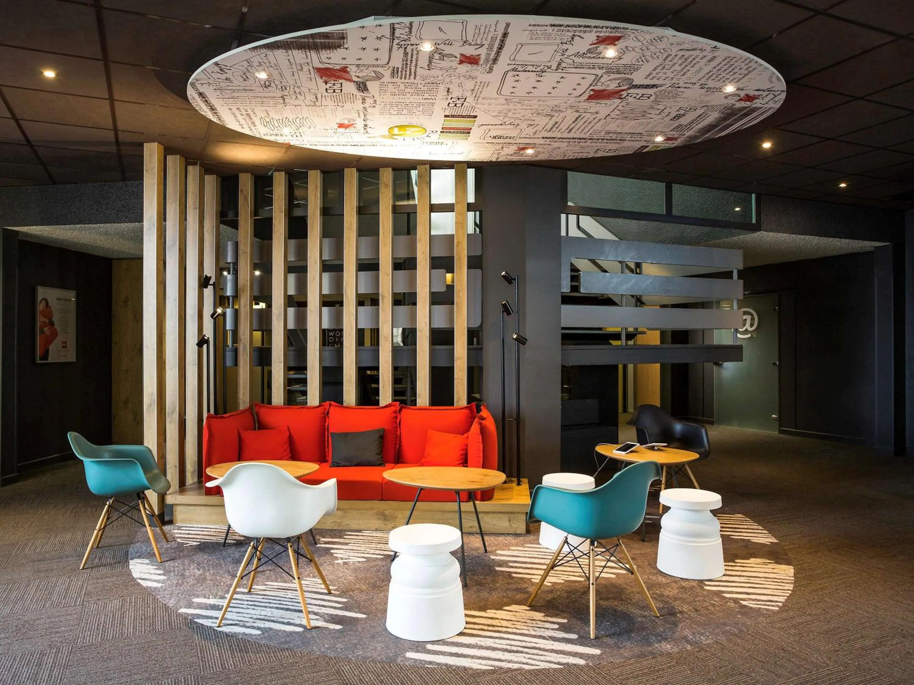 Property building in ibis Bordeaux Lac