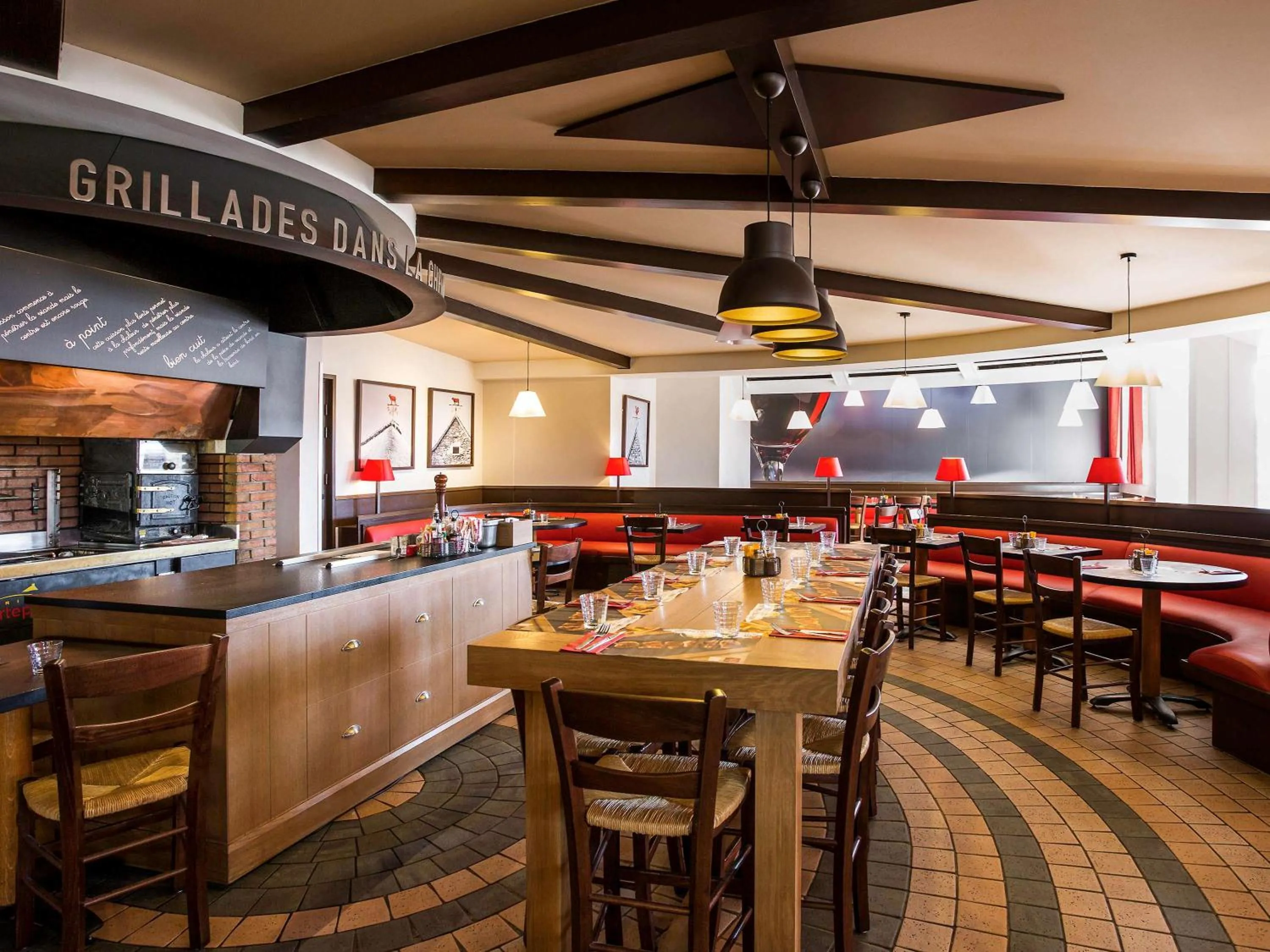 Restaurant/places to eat in ibis Bordeaux Lac