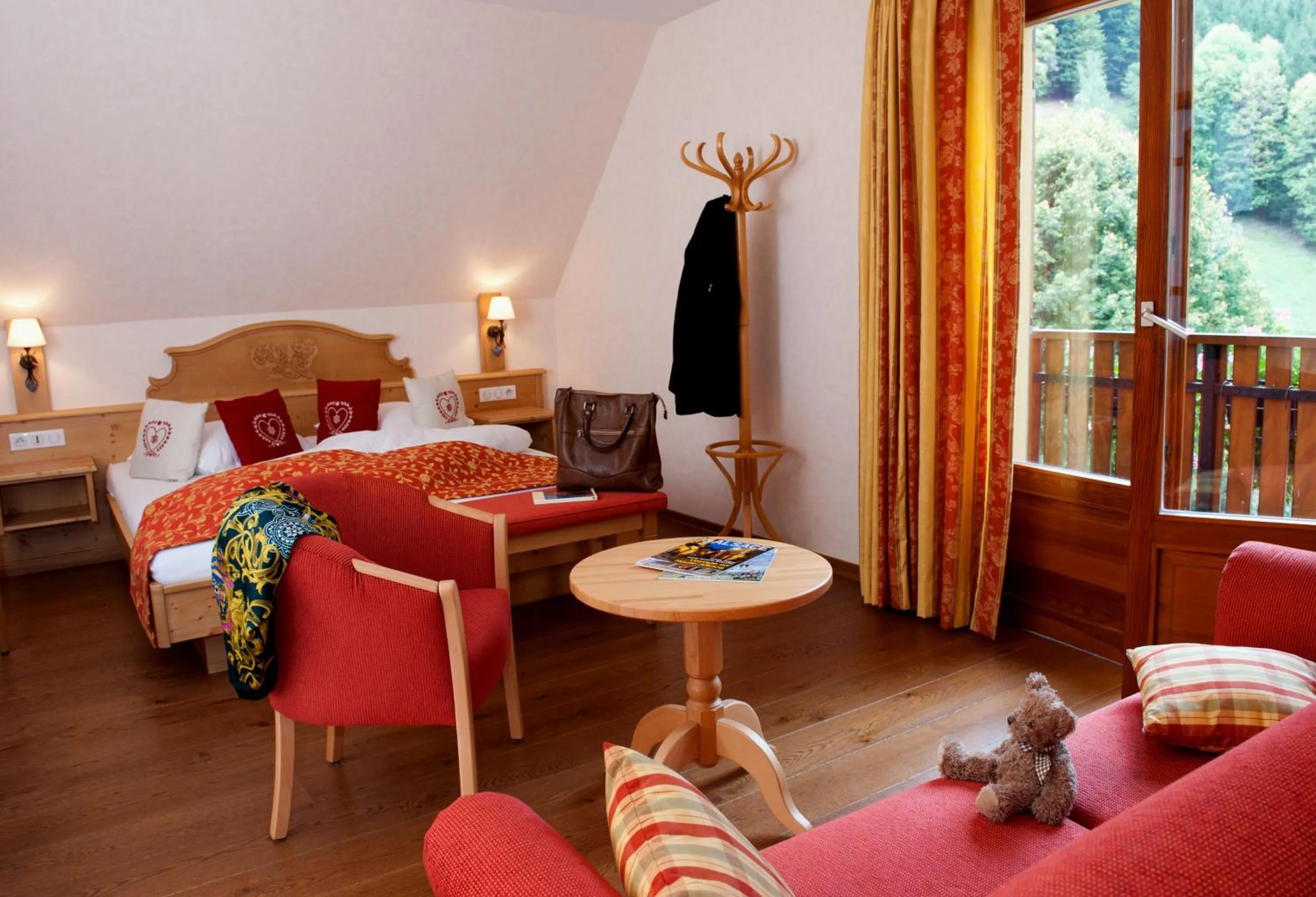 Bedroom, Bed in Logis Auberge Du Mehrbachel - Hôtel & Restaurant